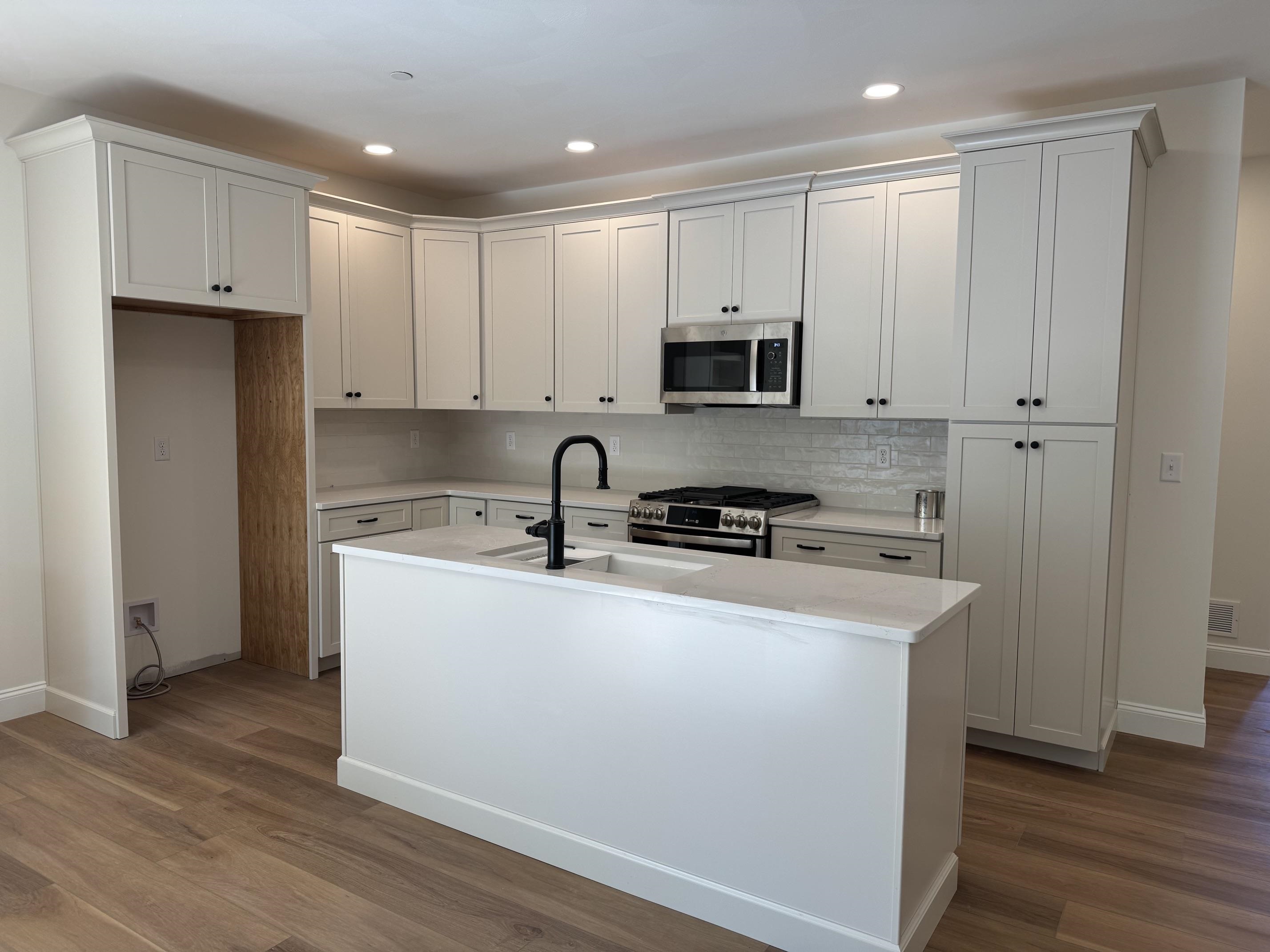 5c Dearborn Circle Property Photo 2
