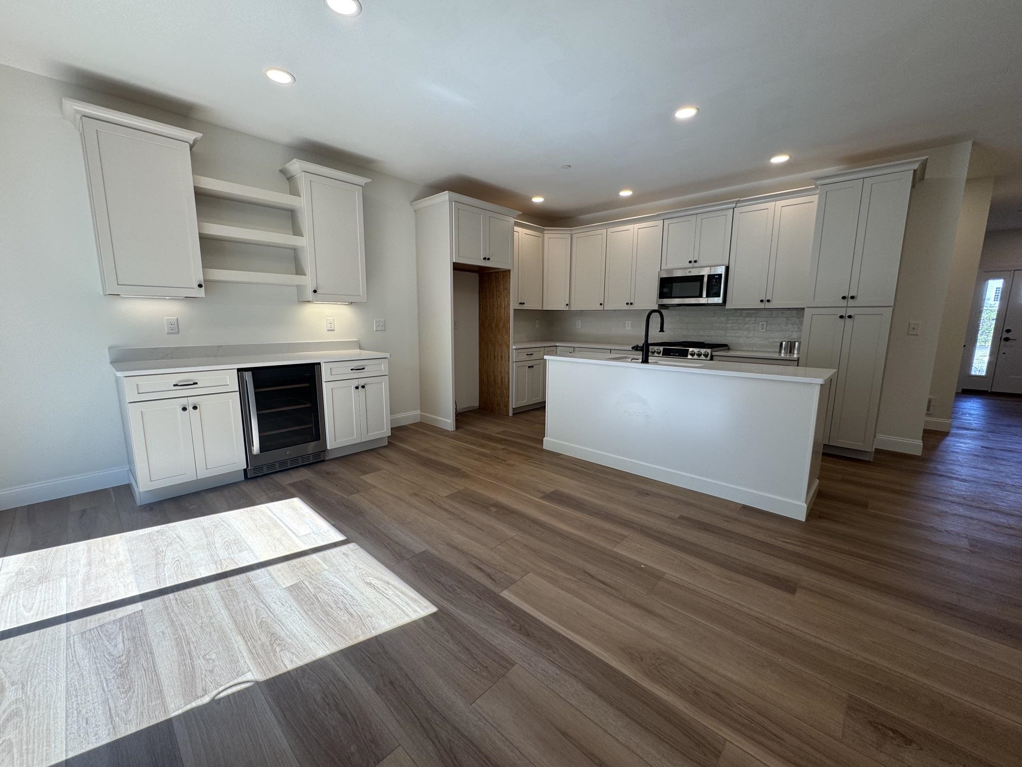 5c Dearborn Circle Property Photo 3