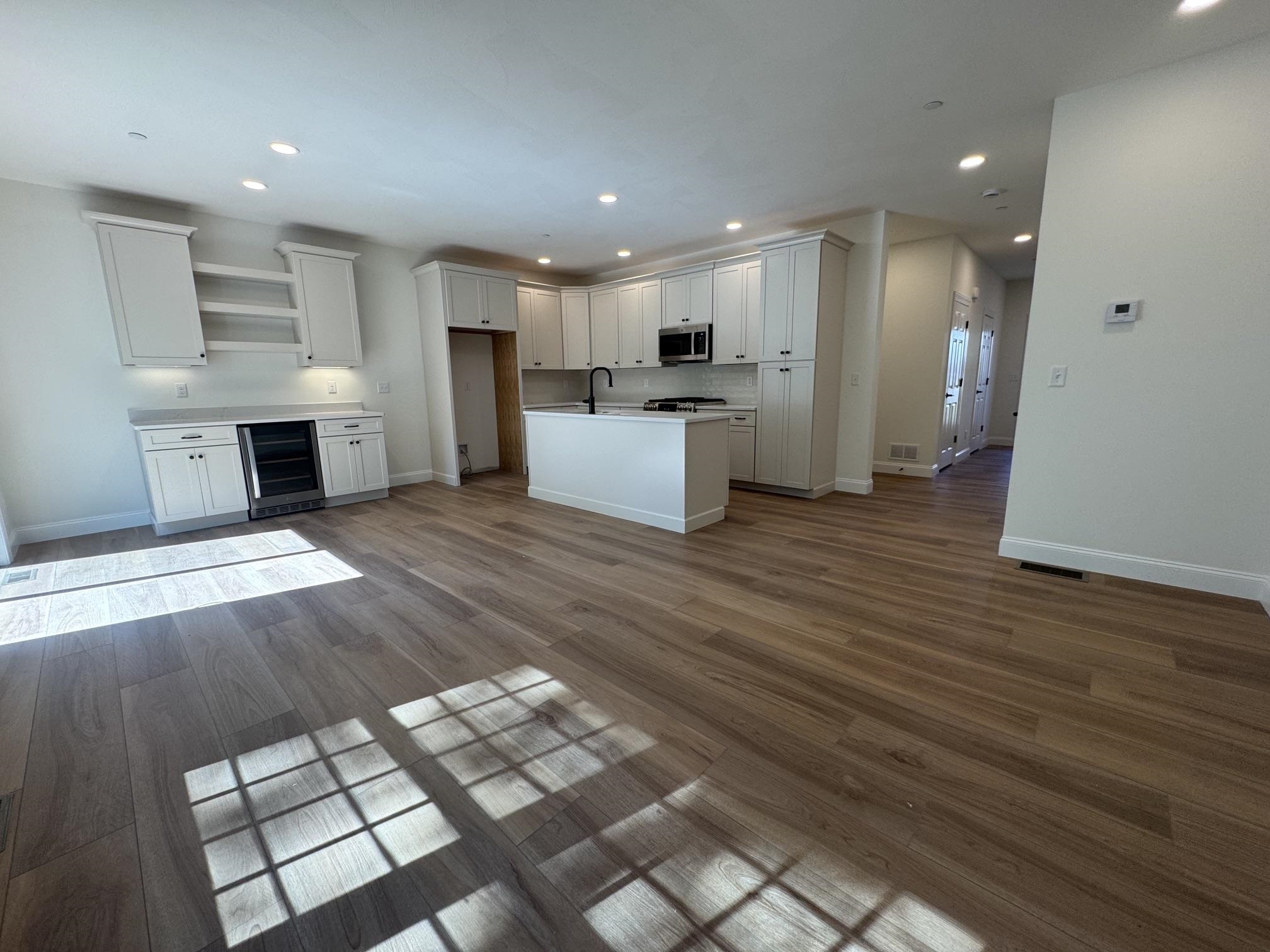 5c Dearborn Circle Property Photo 5