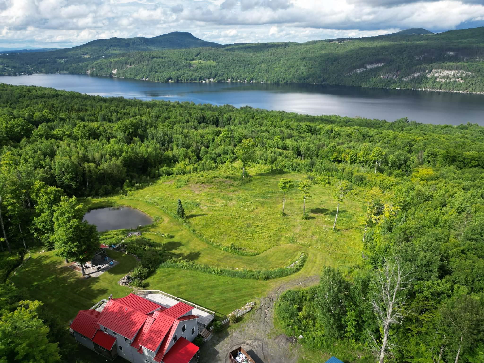 2171 Duck Pond Road Property Photo 4