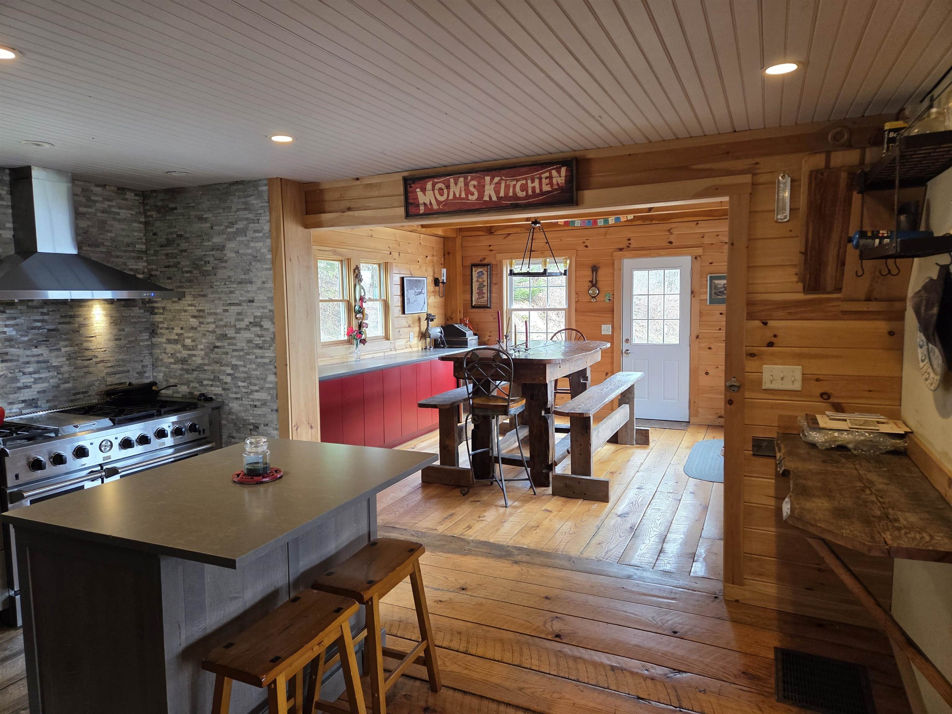 2171 Duck Pond Road Property Photo 9