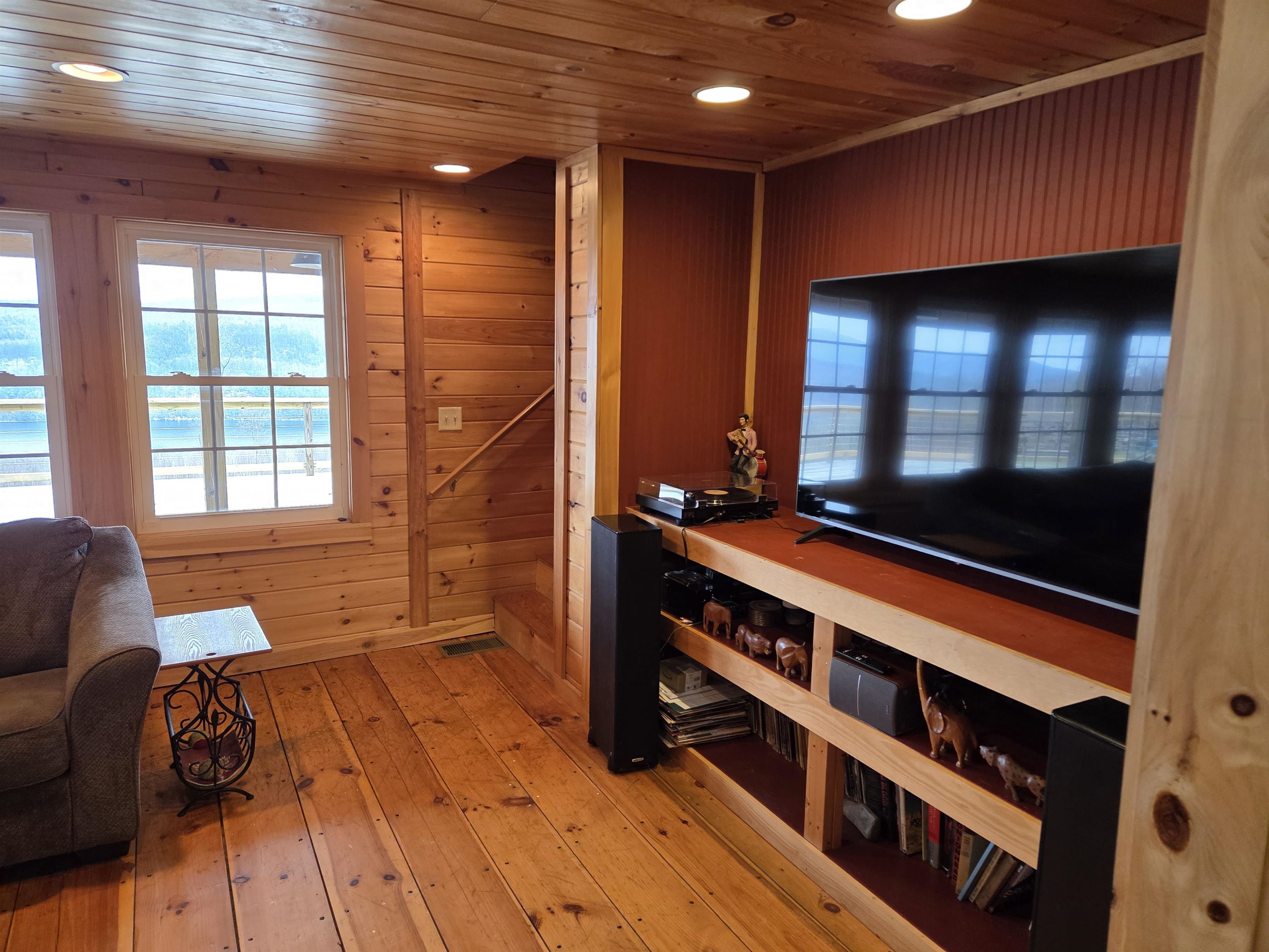 2171 Duck Pond Road Property Photo 15