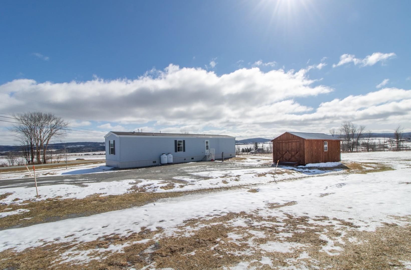 1501 Searles Road Property Photo 1