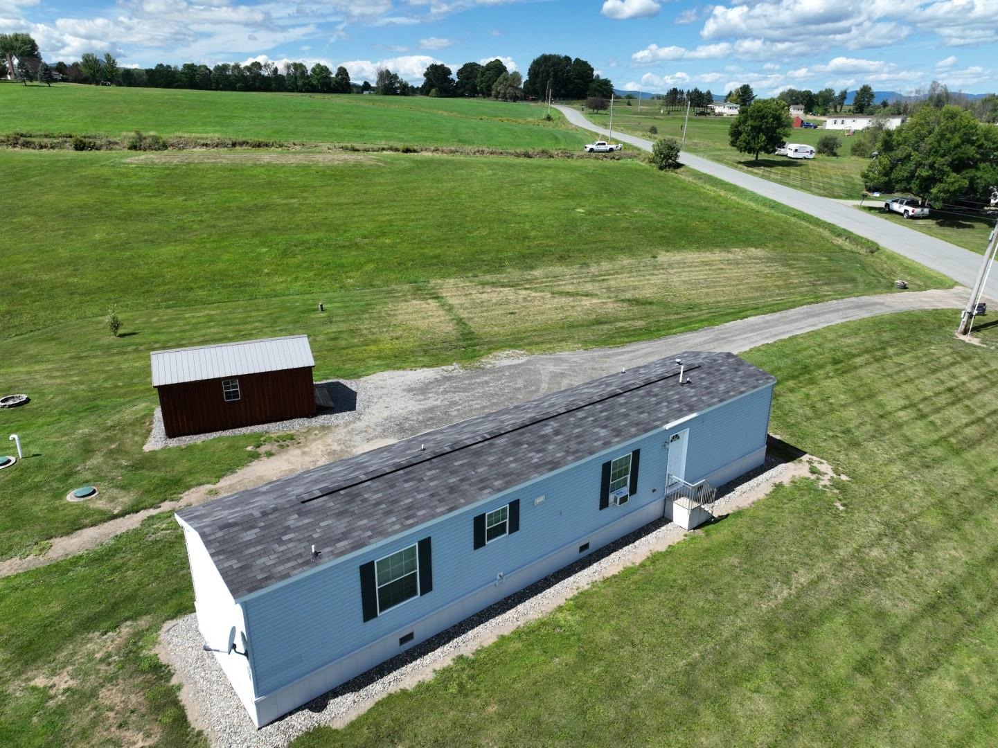 1501 Searles Road Property Photo 3