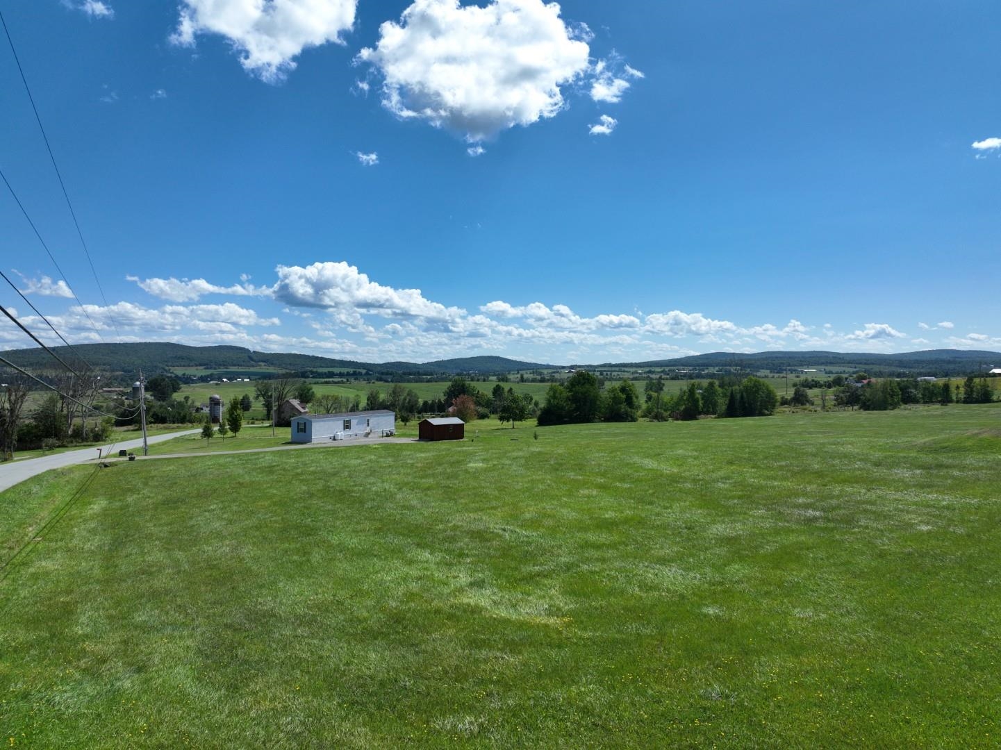 1501 Searles Road Property Photo 4