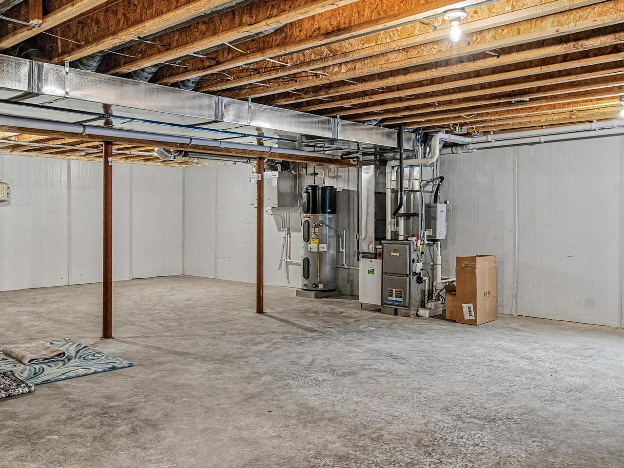 262 Midland Avenue Property Photo 34