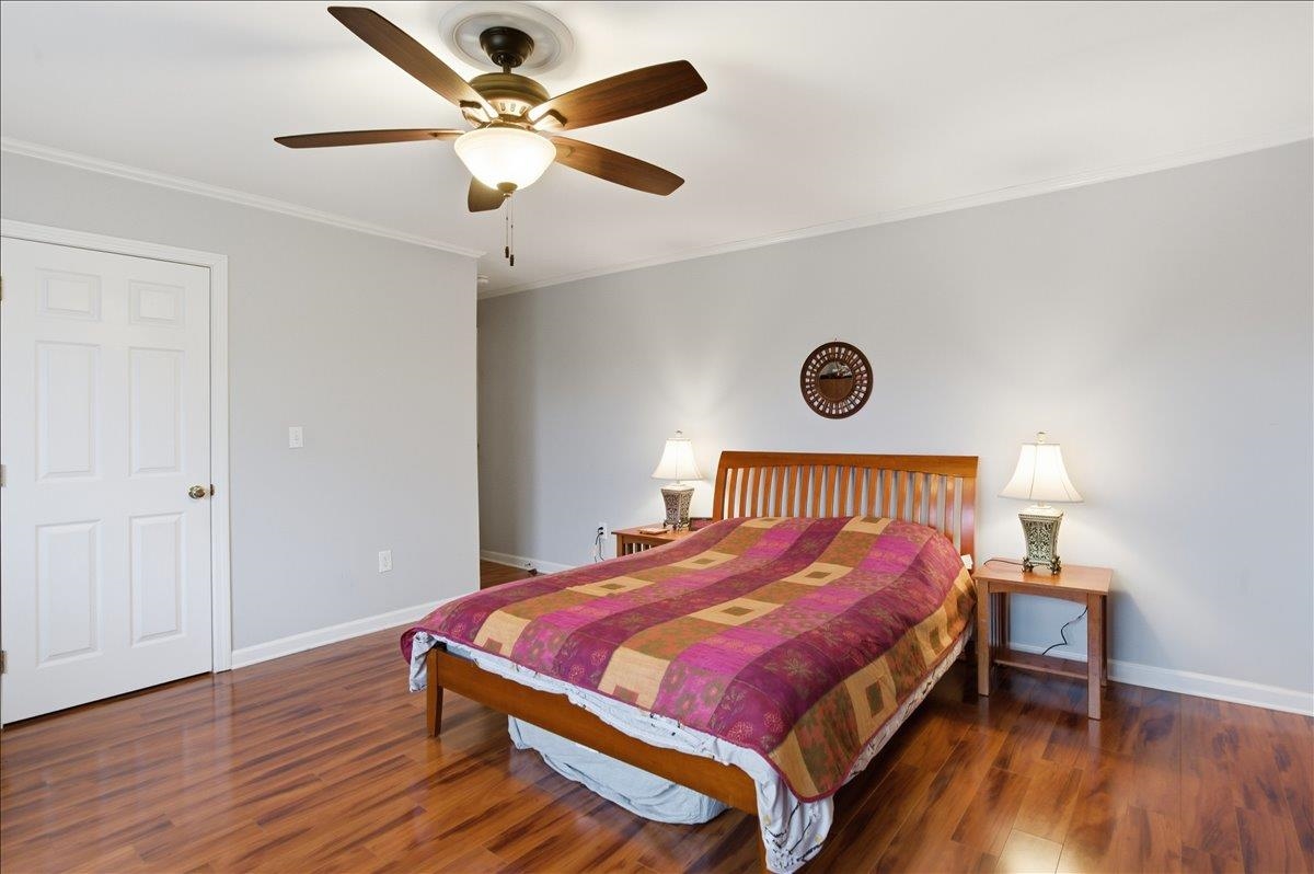 11 Floral Street Property Photo 33