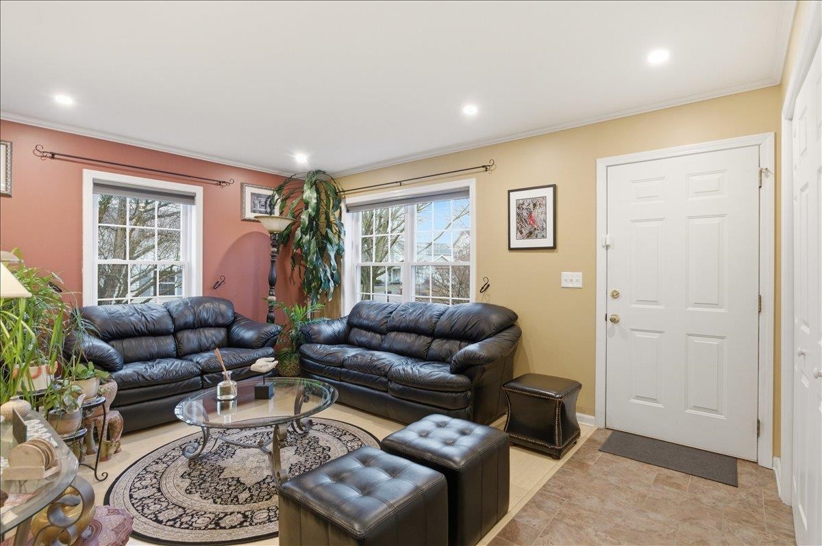 11 Floral Street Property Photo 35