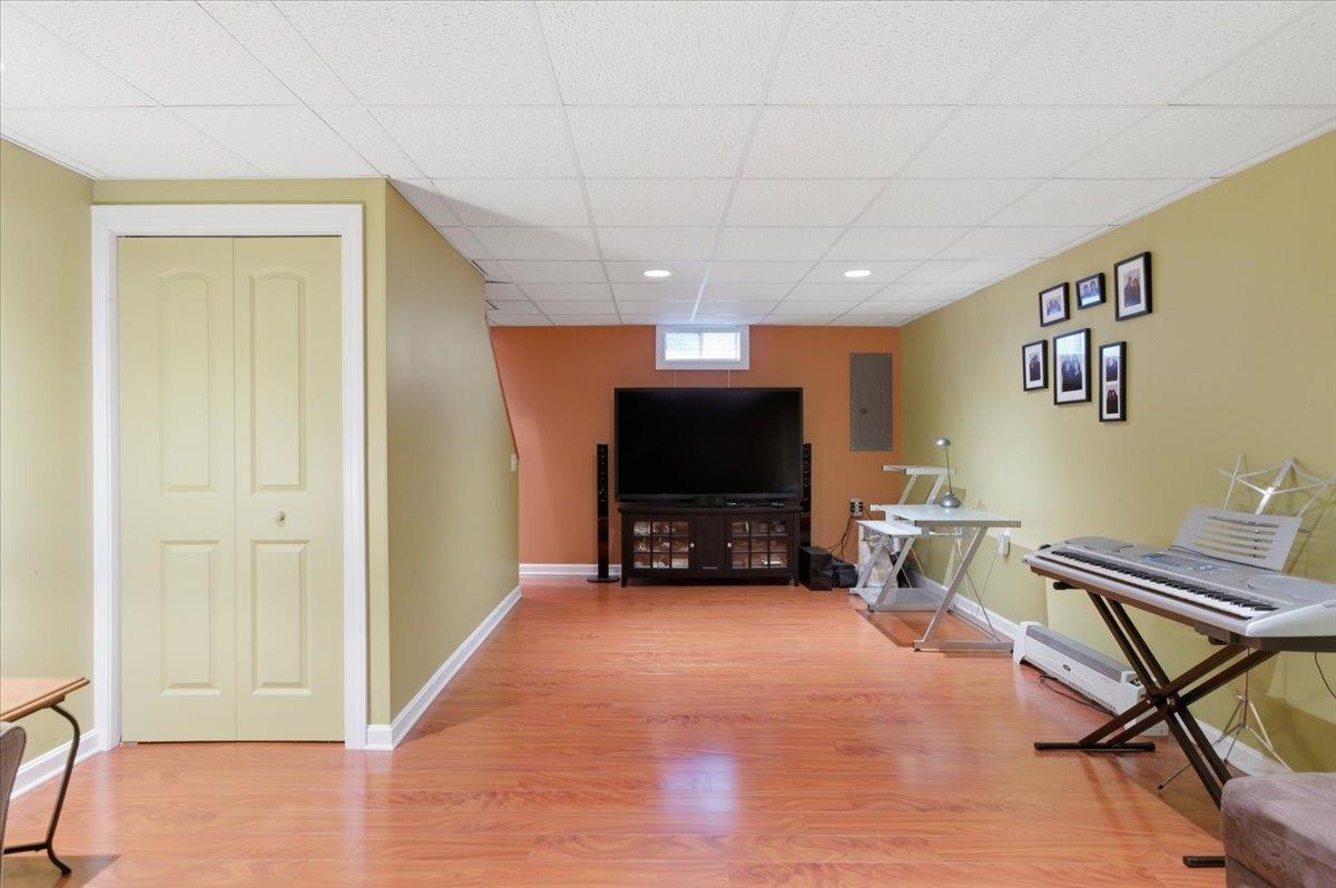 11 Floral Street Property Photo 37