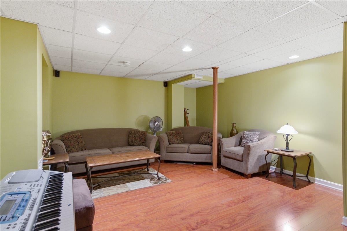 11 Floral Street Property Photo 38