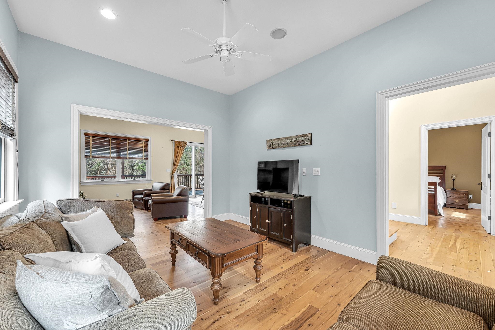 556 Saw Mill Road Property Photo 8