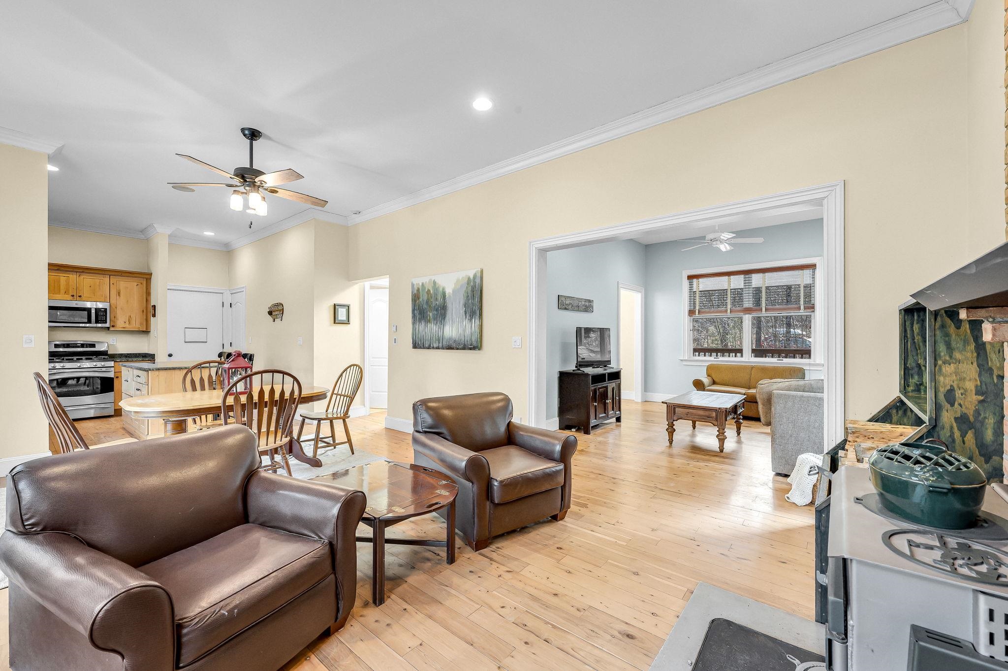 556 Saw Mill Road Property Photo 14