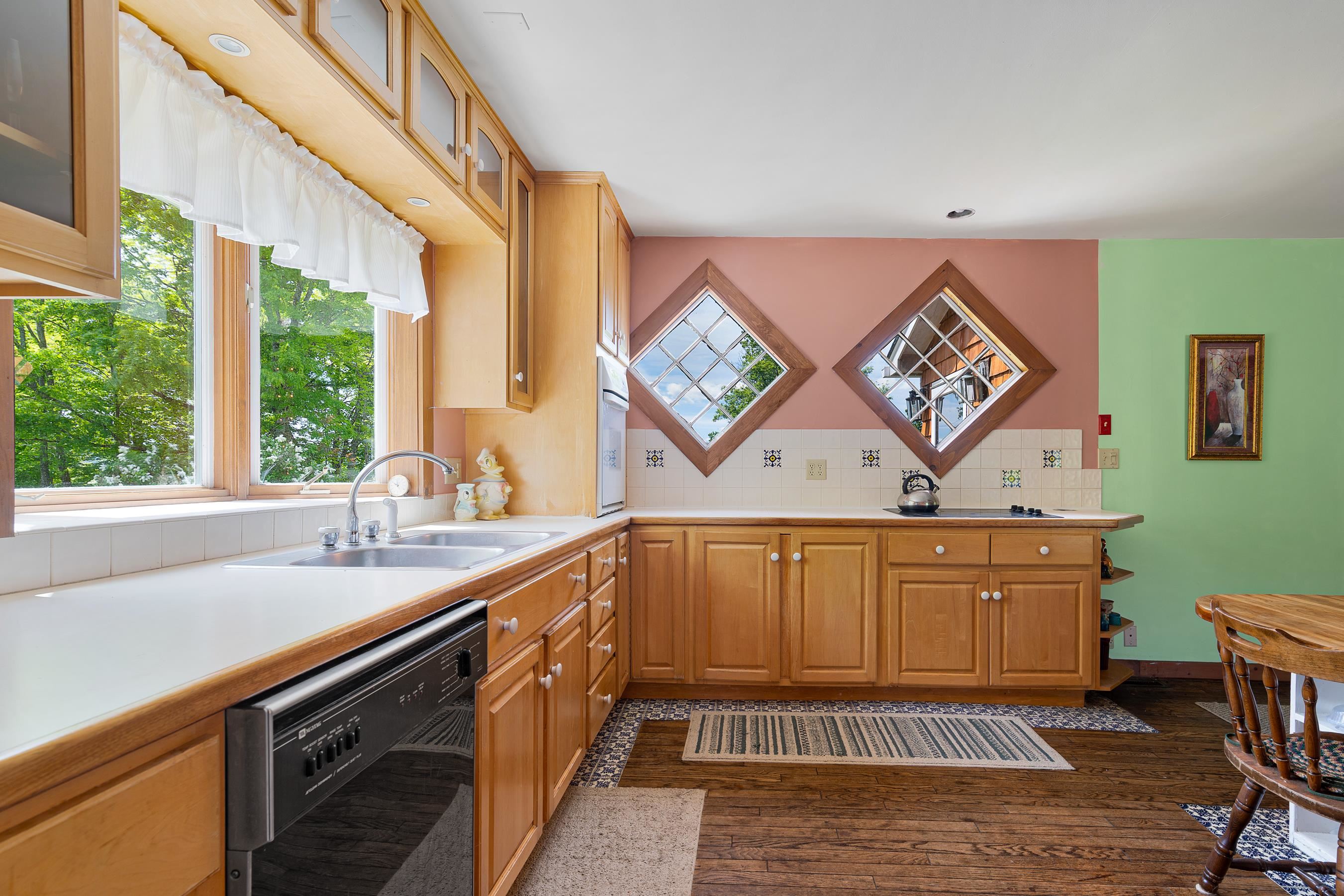1078 Brook Road Property Photo 6