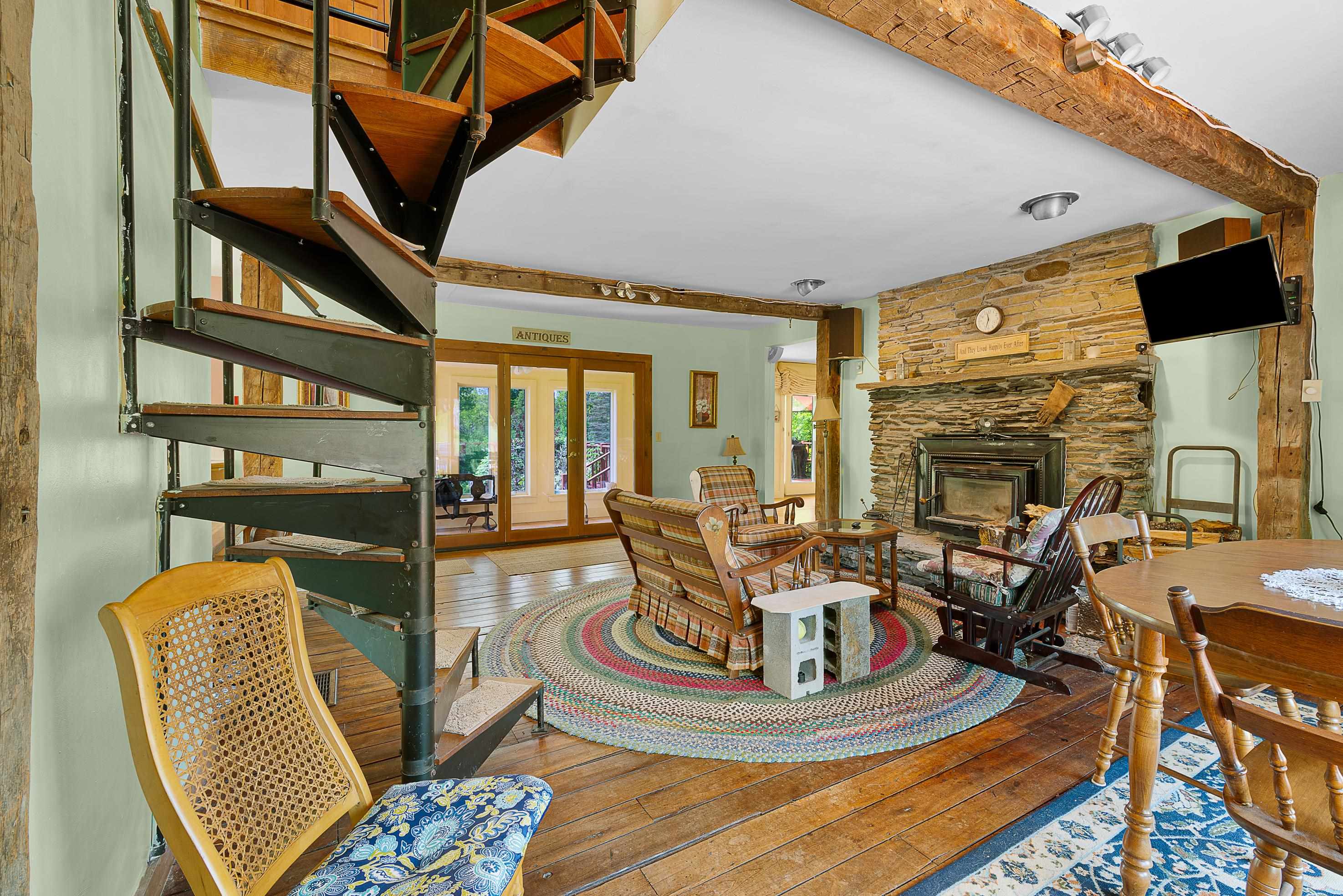 1078 Brook Road Property Photo 11