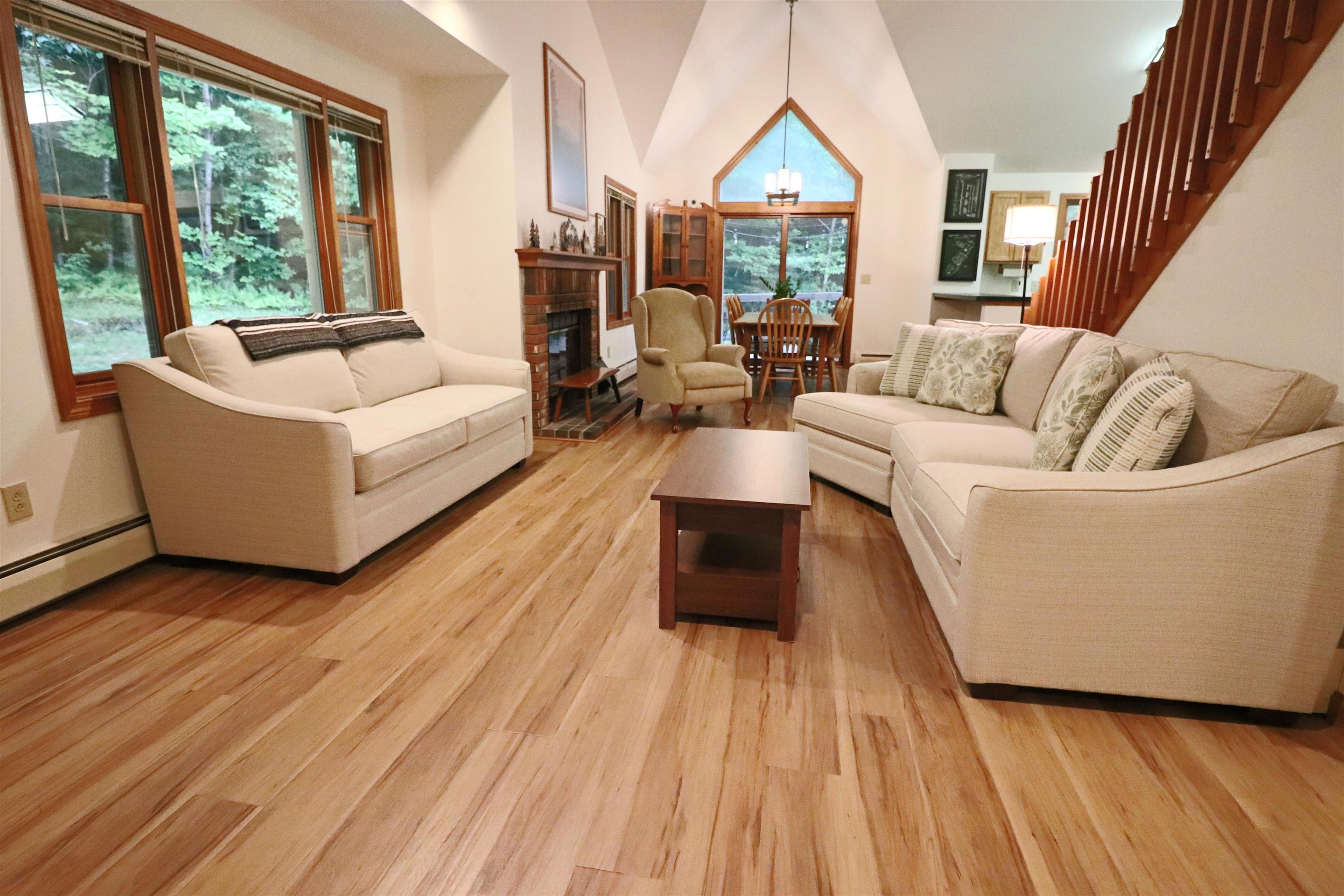 16 Hillside Circle Property Photo 2