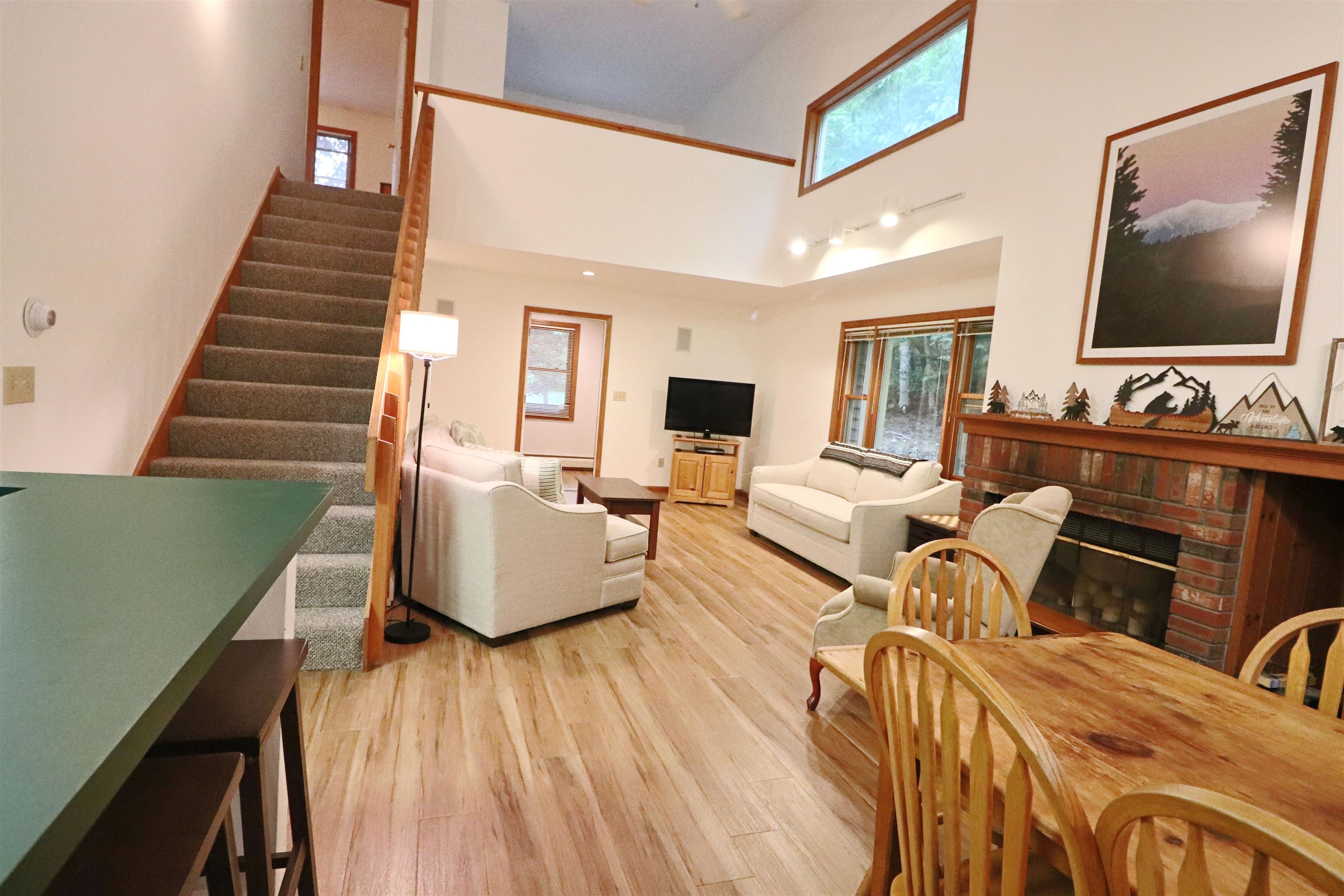 16 Hillside Circle Property Photo 7