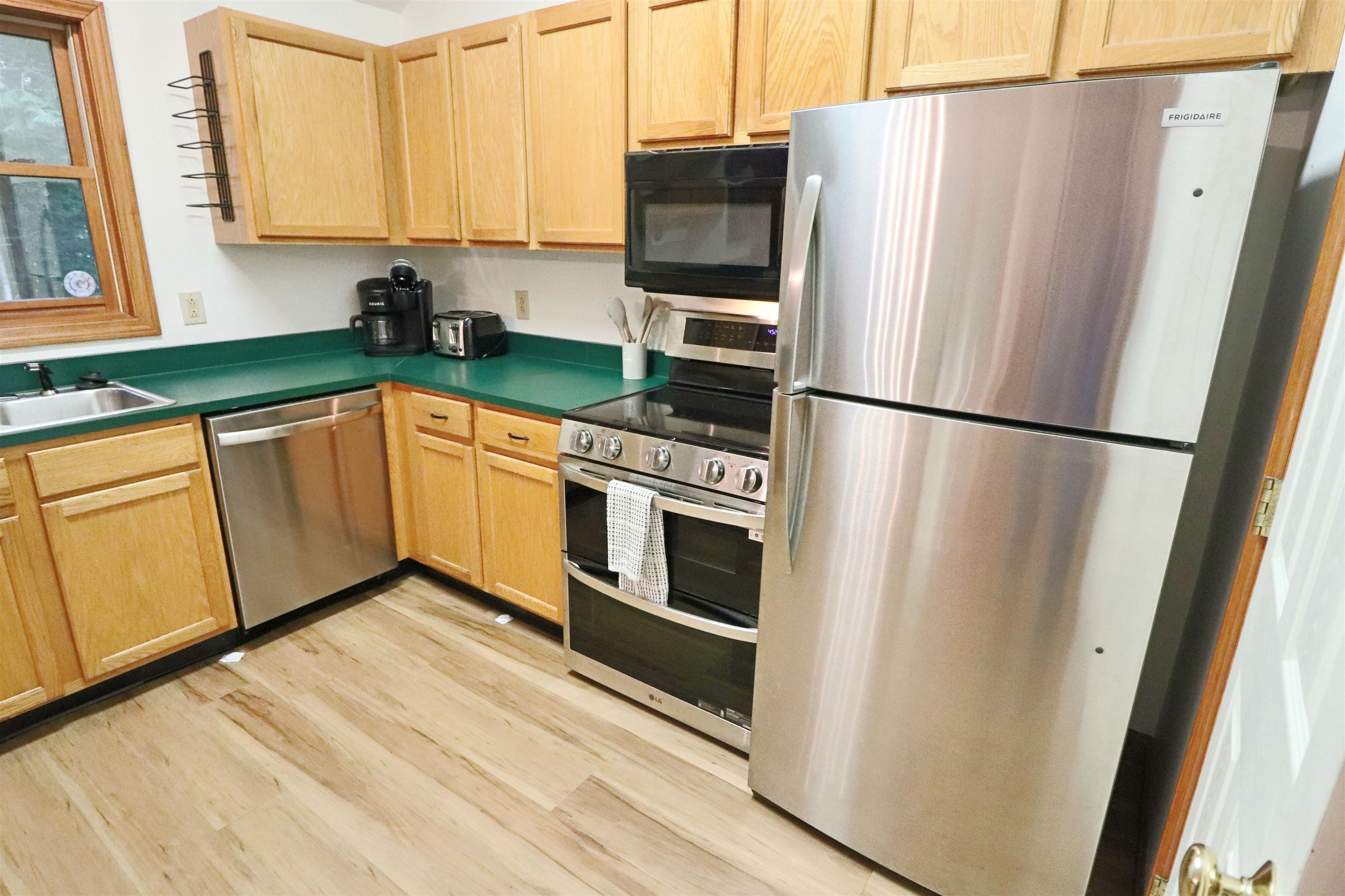 16 Hillside Circle Property Photo 12