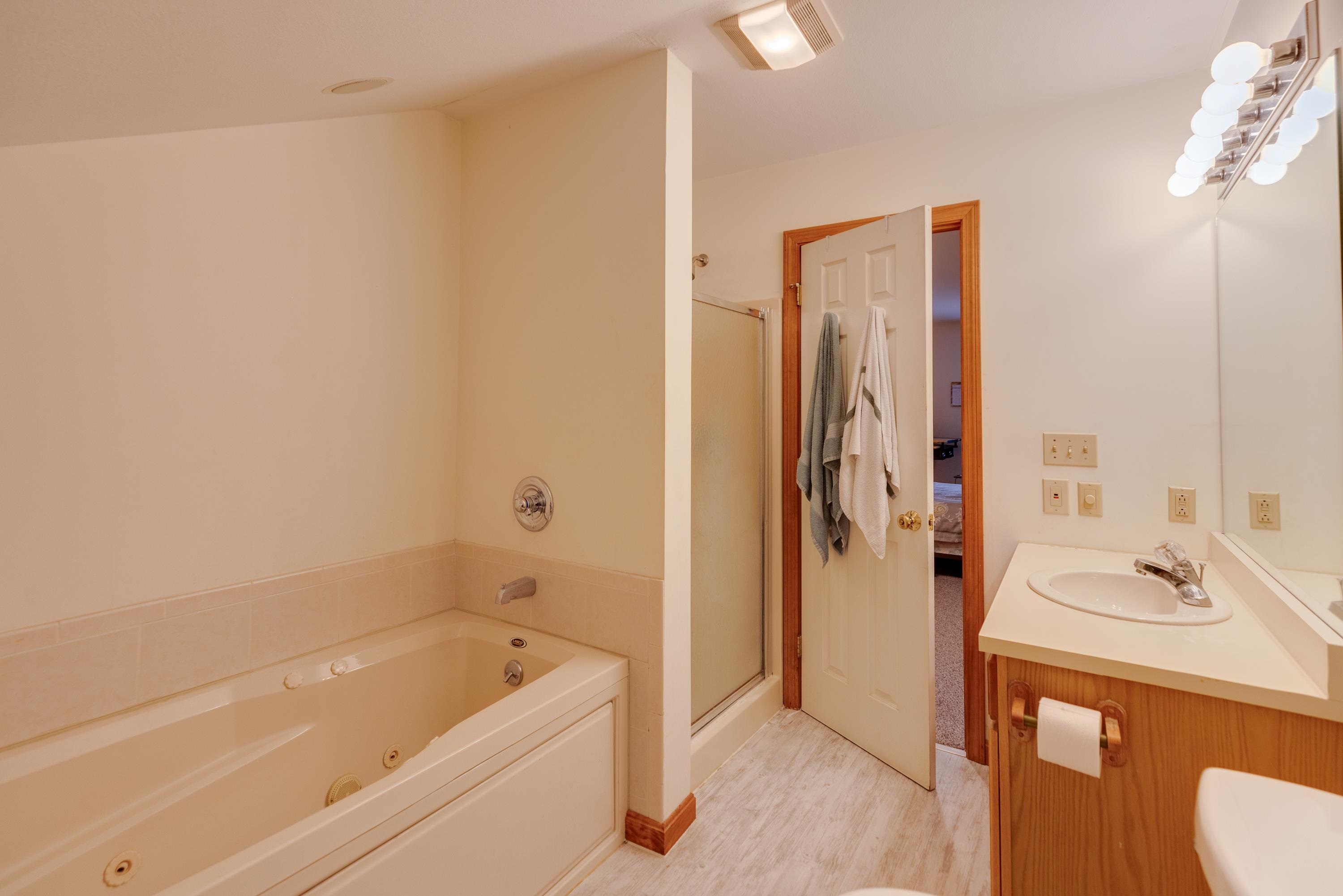 16 Hillside Circle Property Photo 25