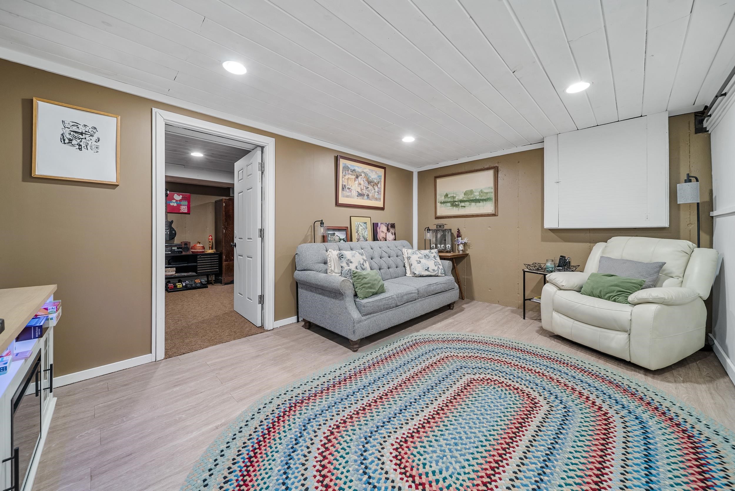 6 Donna Drive Property Photo 15
