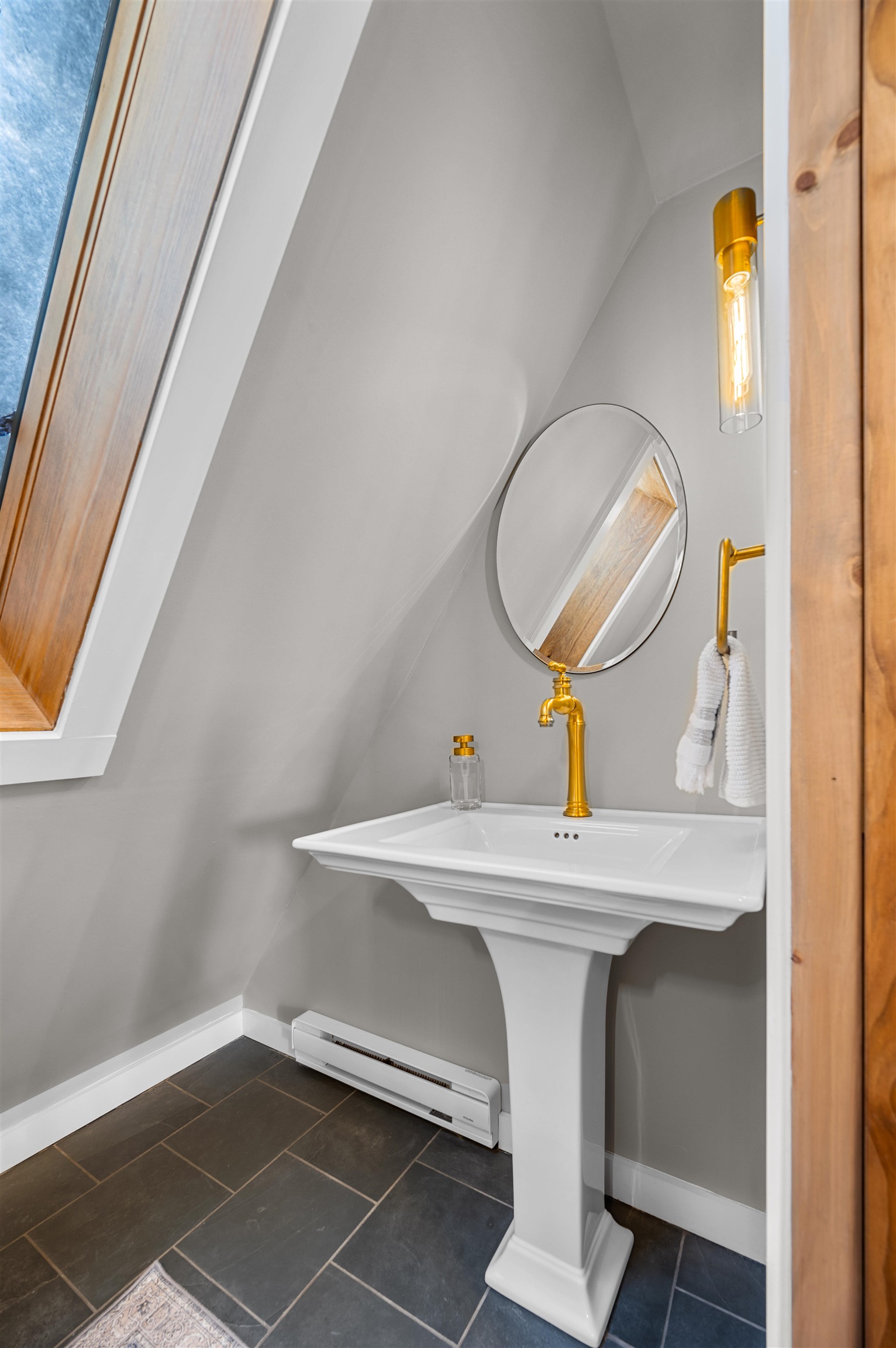 764 Upper Sparrow Hawk Road Property Photo 24
