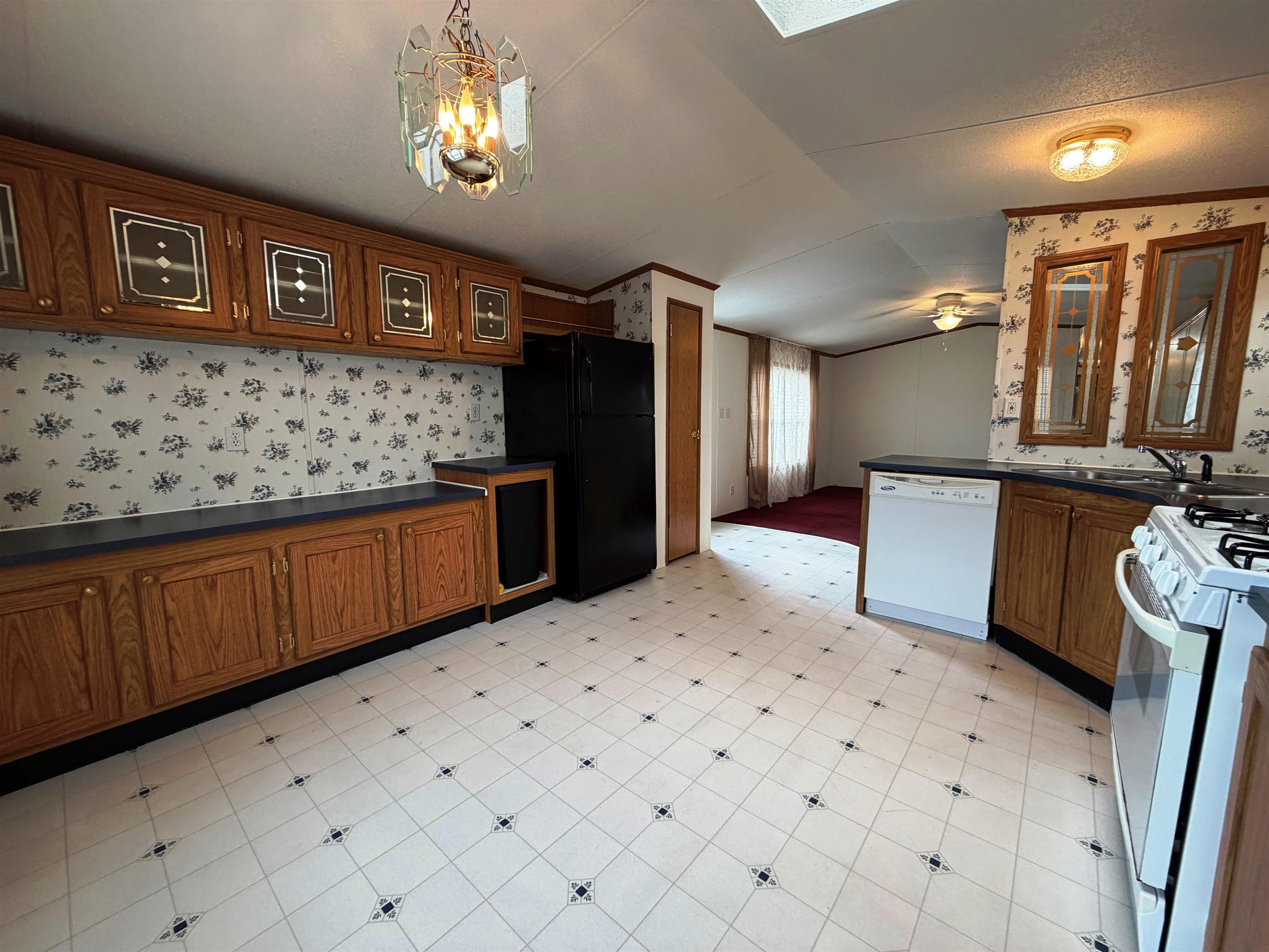 6 Hilltop Manor Mobile Home Park Property Photo 7