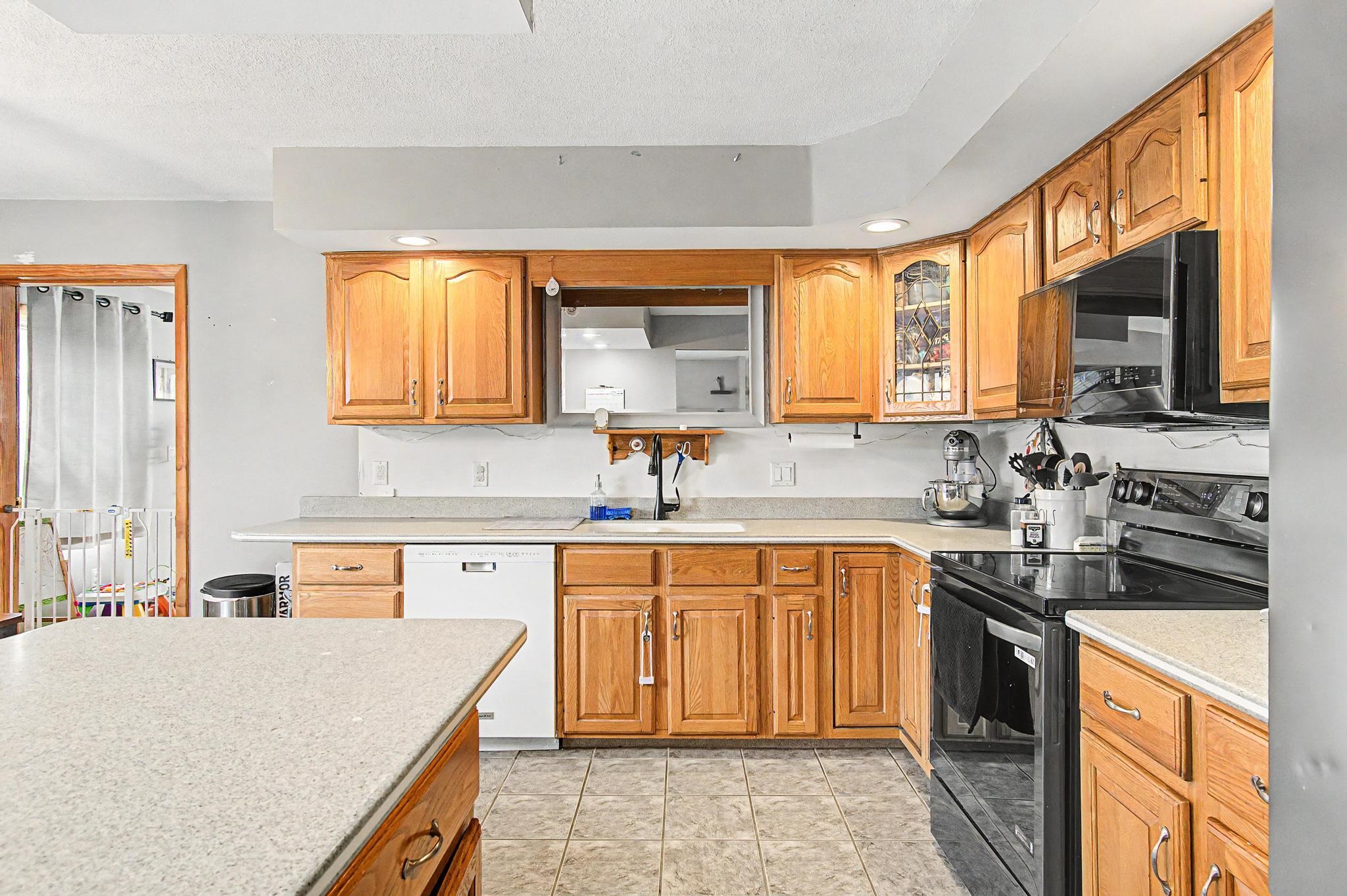 194 Fontaine Drive Property Photo 10