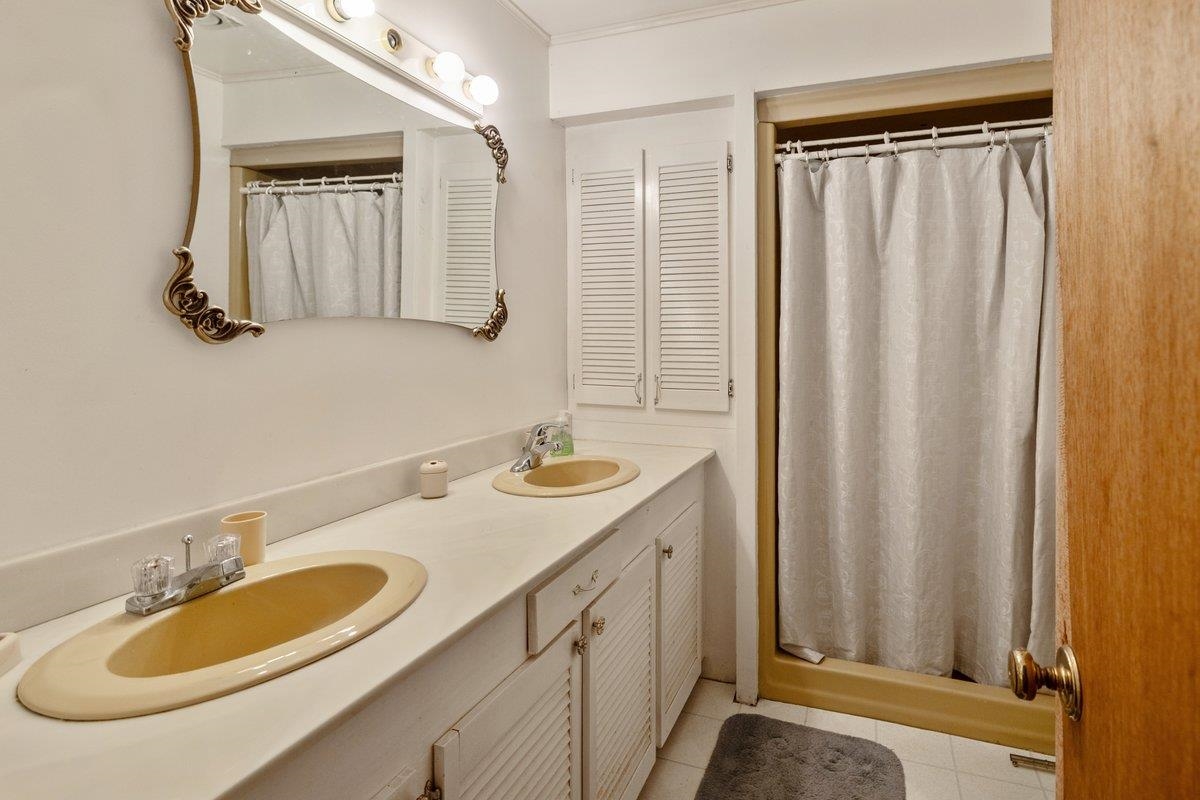 489 West Shore Road Property Photo 27