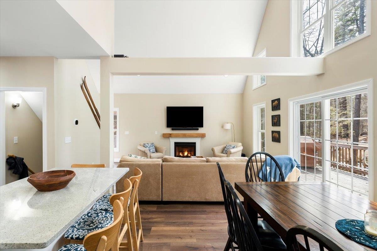 34 Interlaken Circle Property Photo 6
