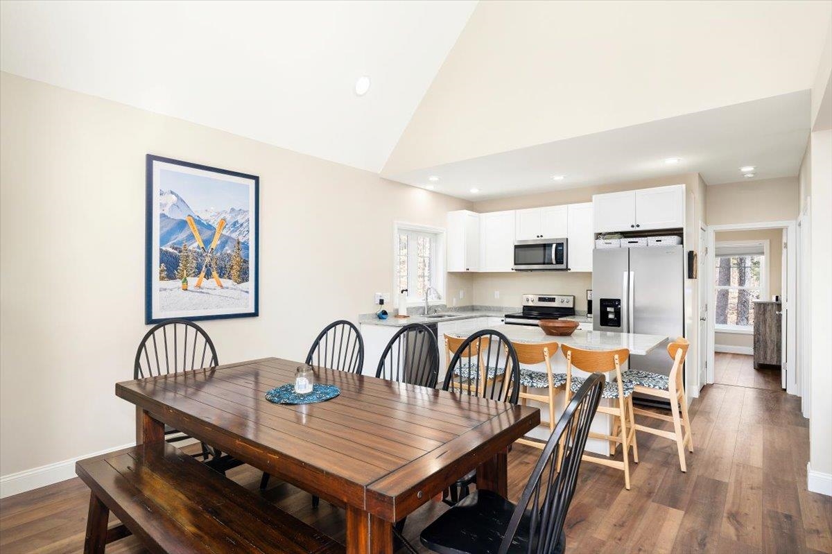 34 Interlaken Circle Property Photo 8