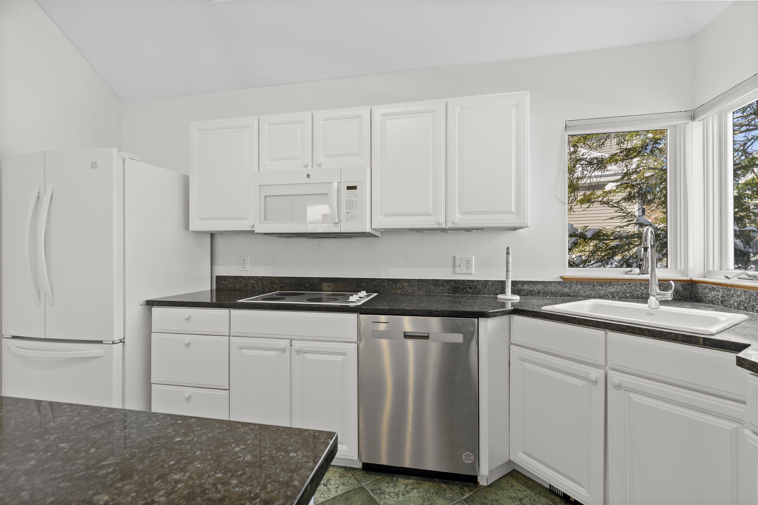 14 Sterling Springs Drive Property Photo 13