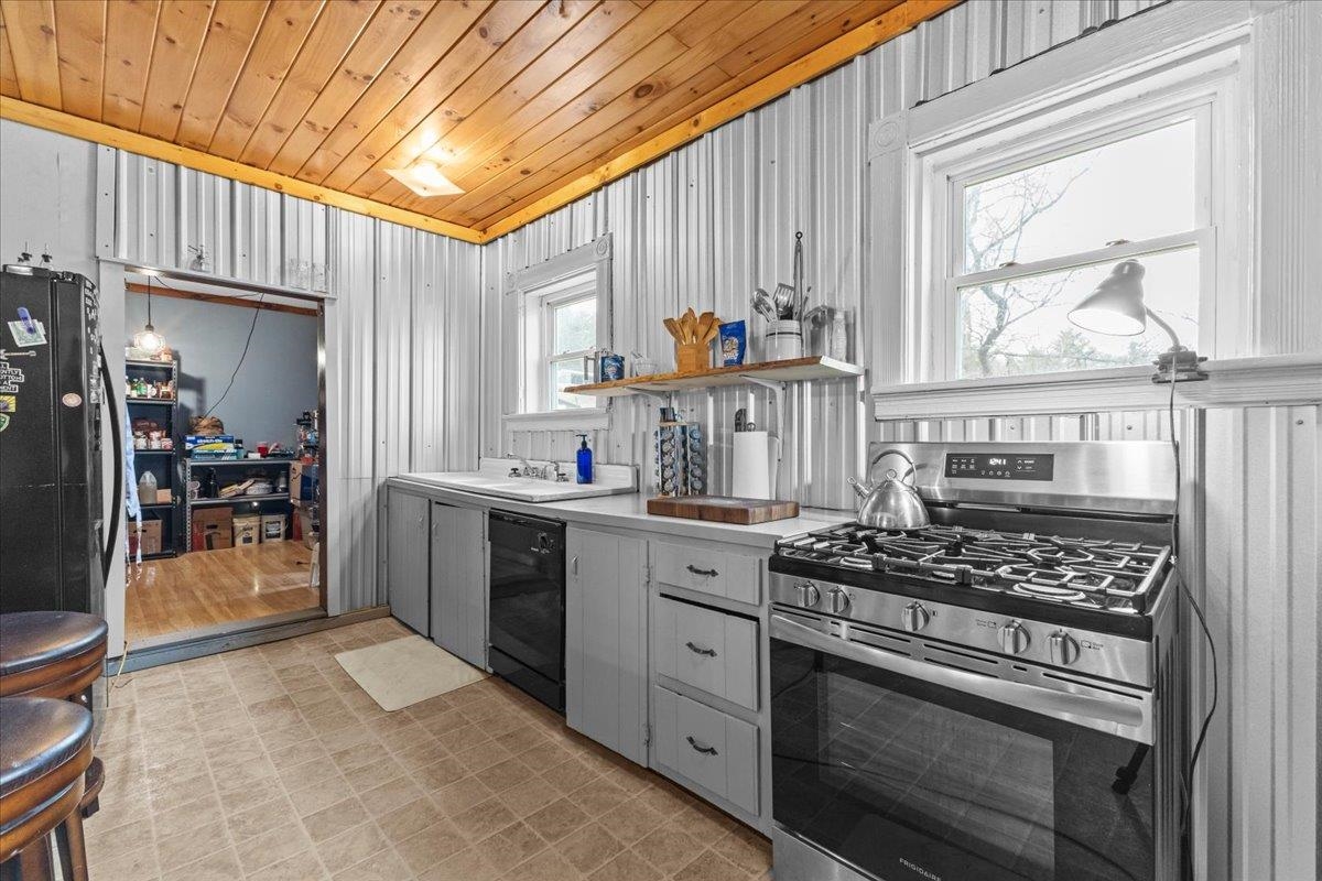 1499 Shellhouse Mountain Road Property Photo 3