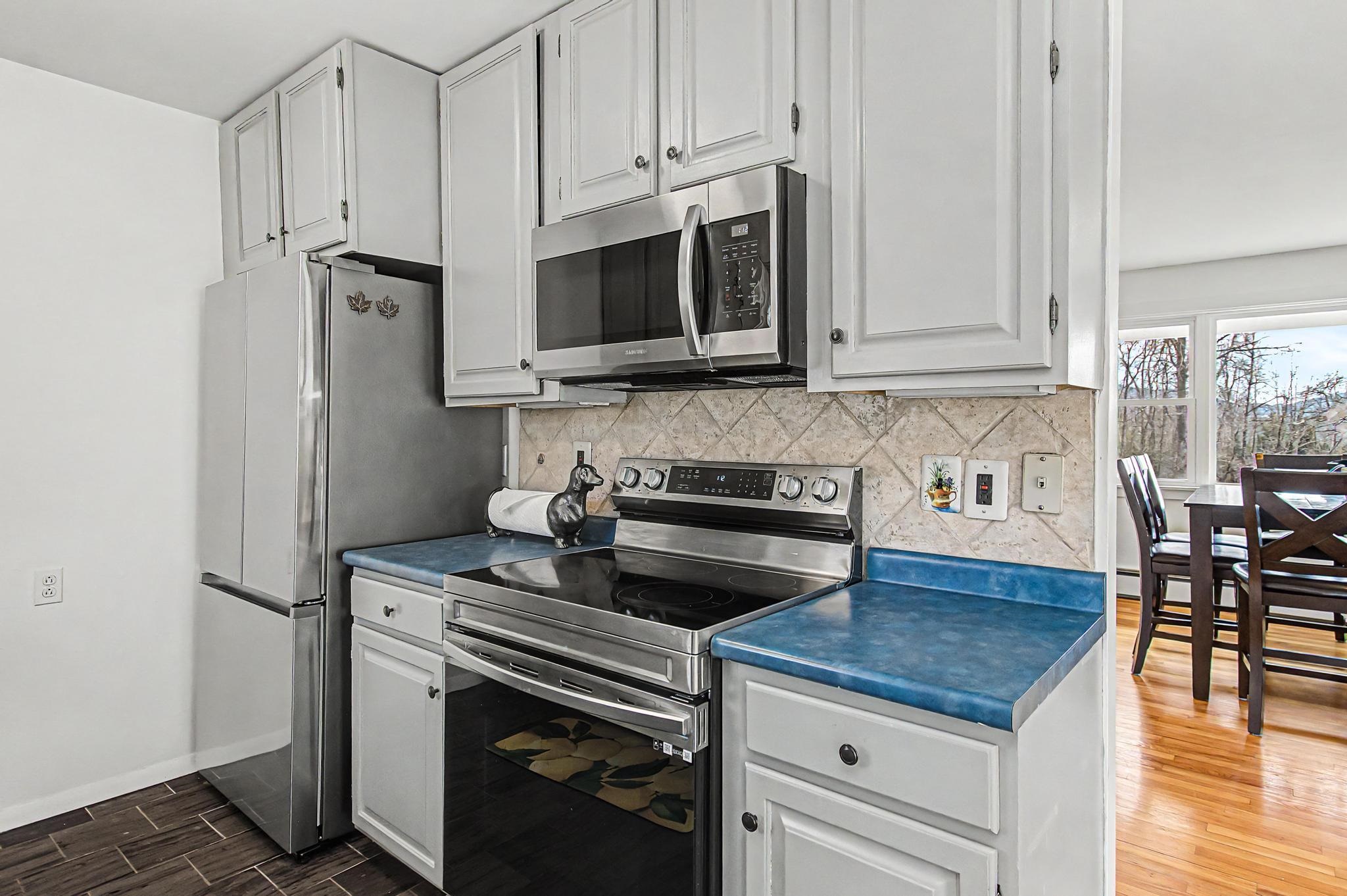 1061 Weeks Hill Road Property Photo 24