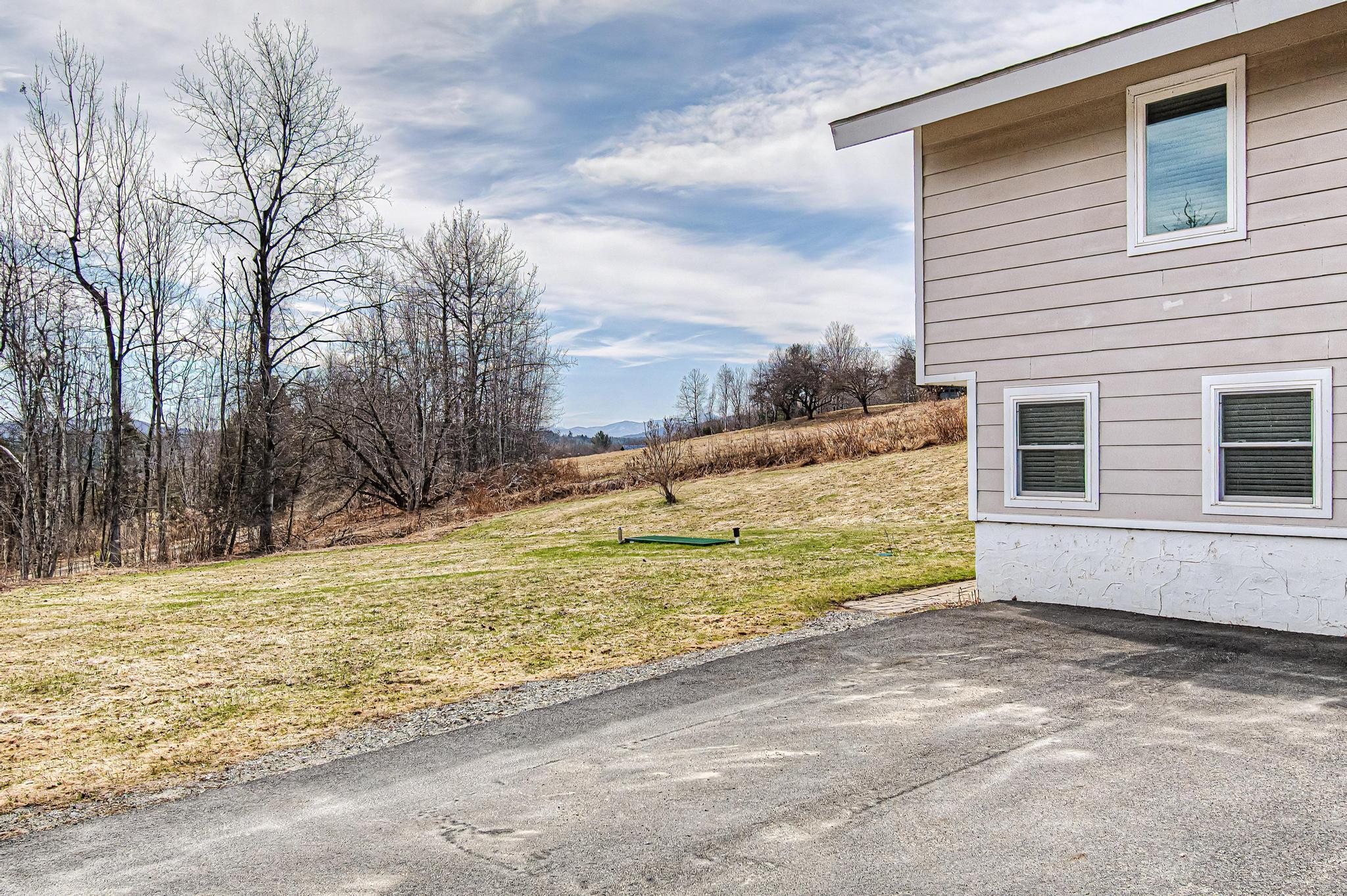 1061 Weeks Hill Road Property Photo 45