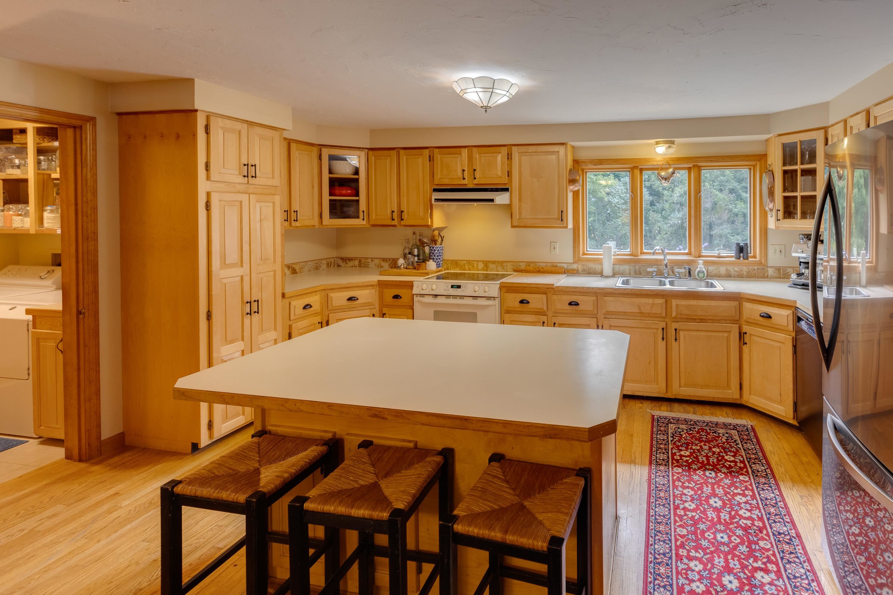 34 North Shore Road Property Photo 5