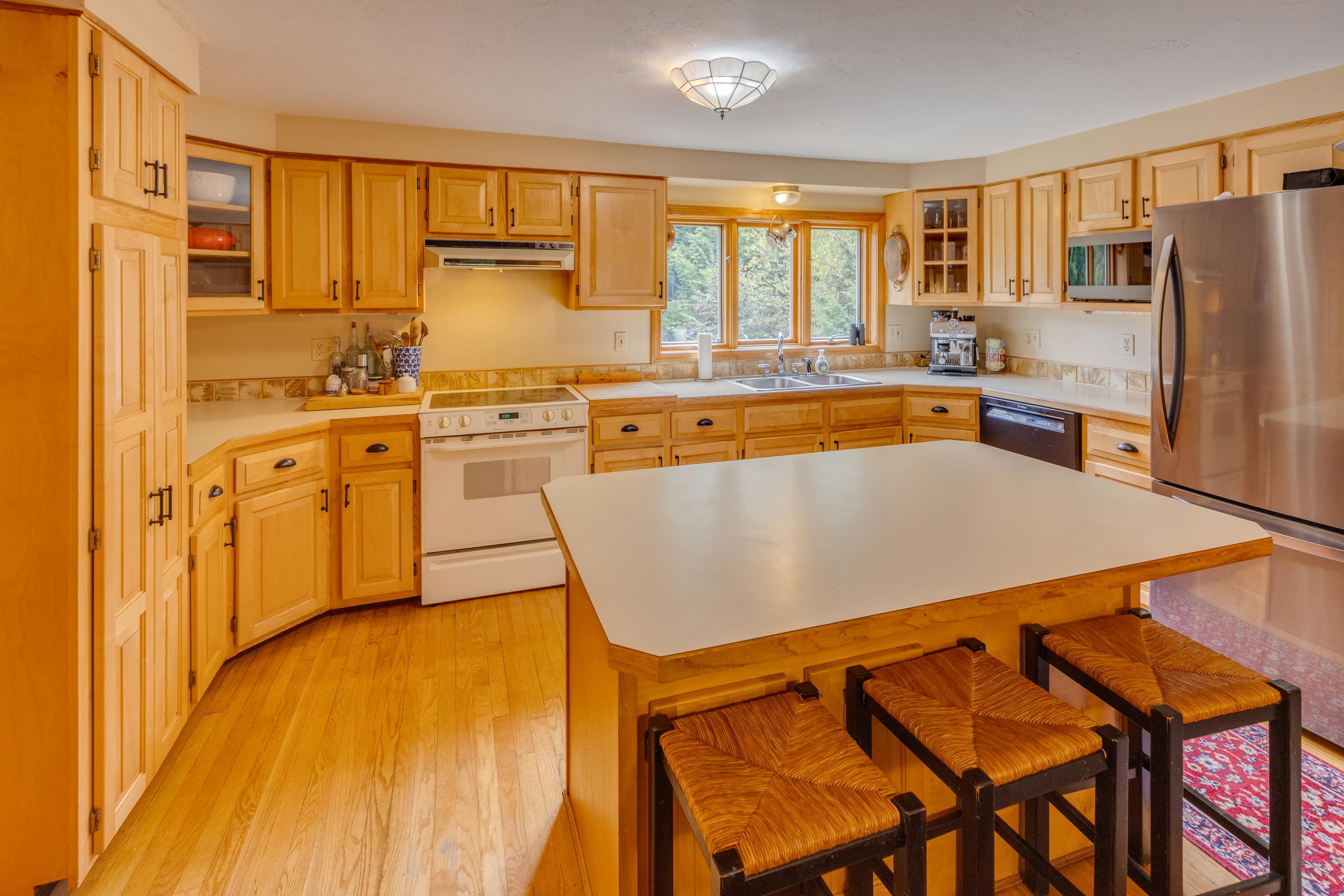 34 North Shore Road Property Photo 6