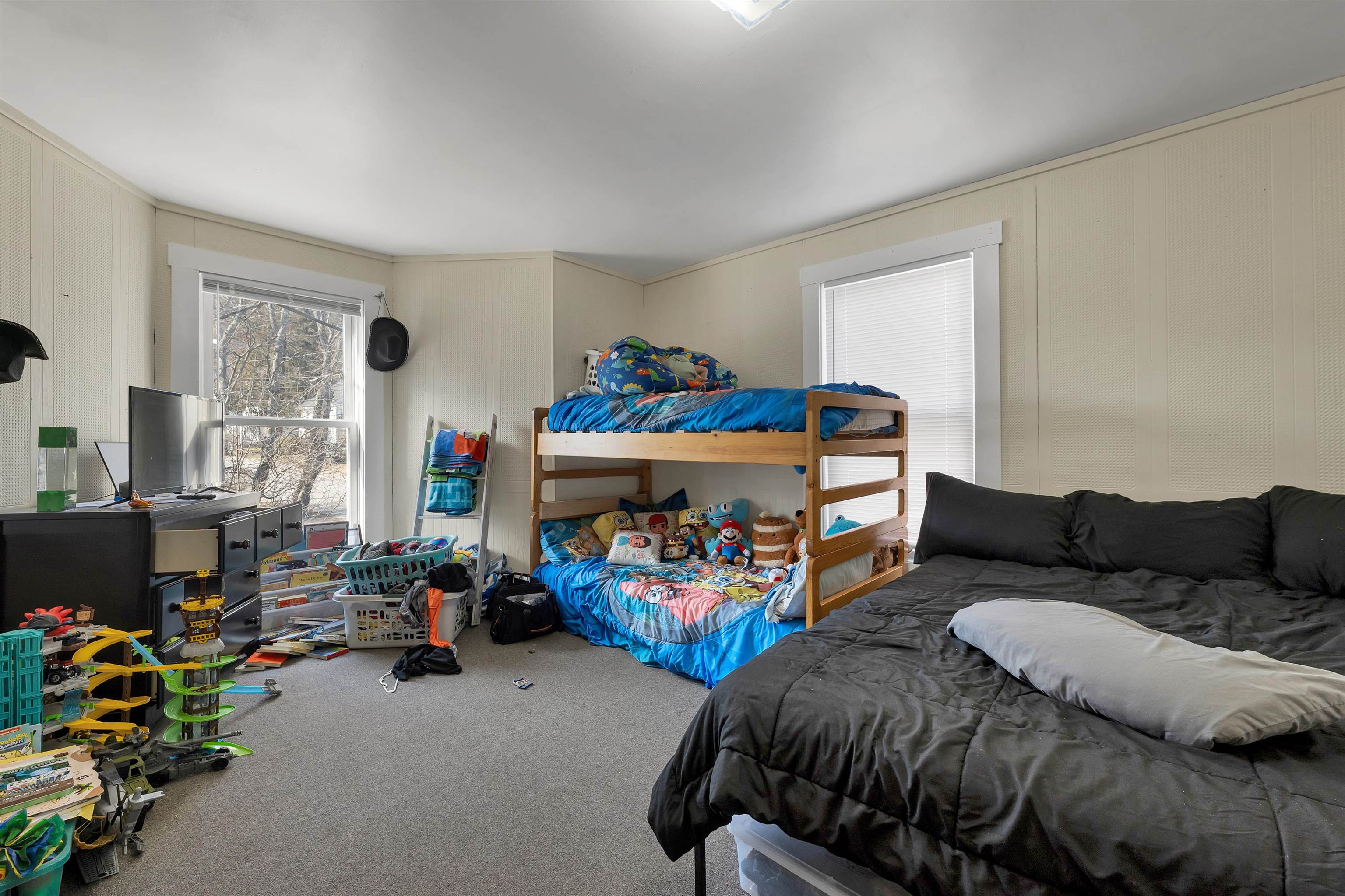 25 School Street Property Photo 16