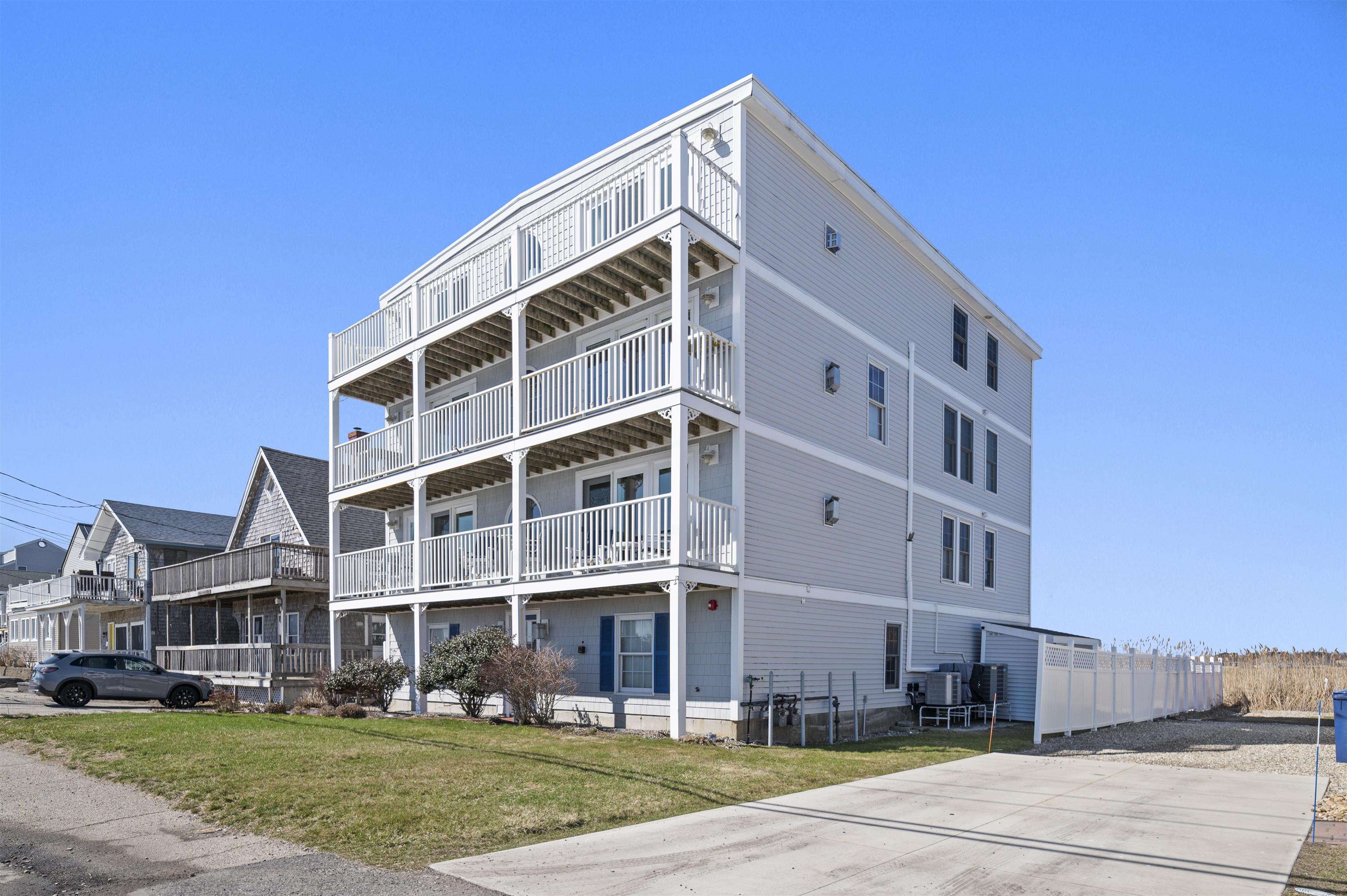 605 Ocean Boulevard