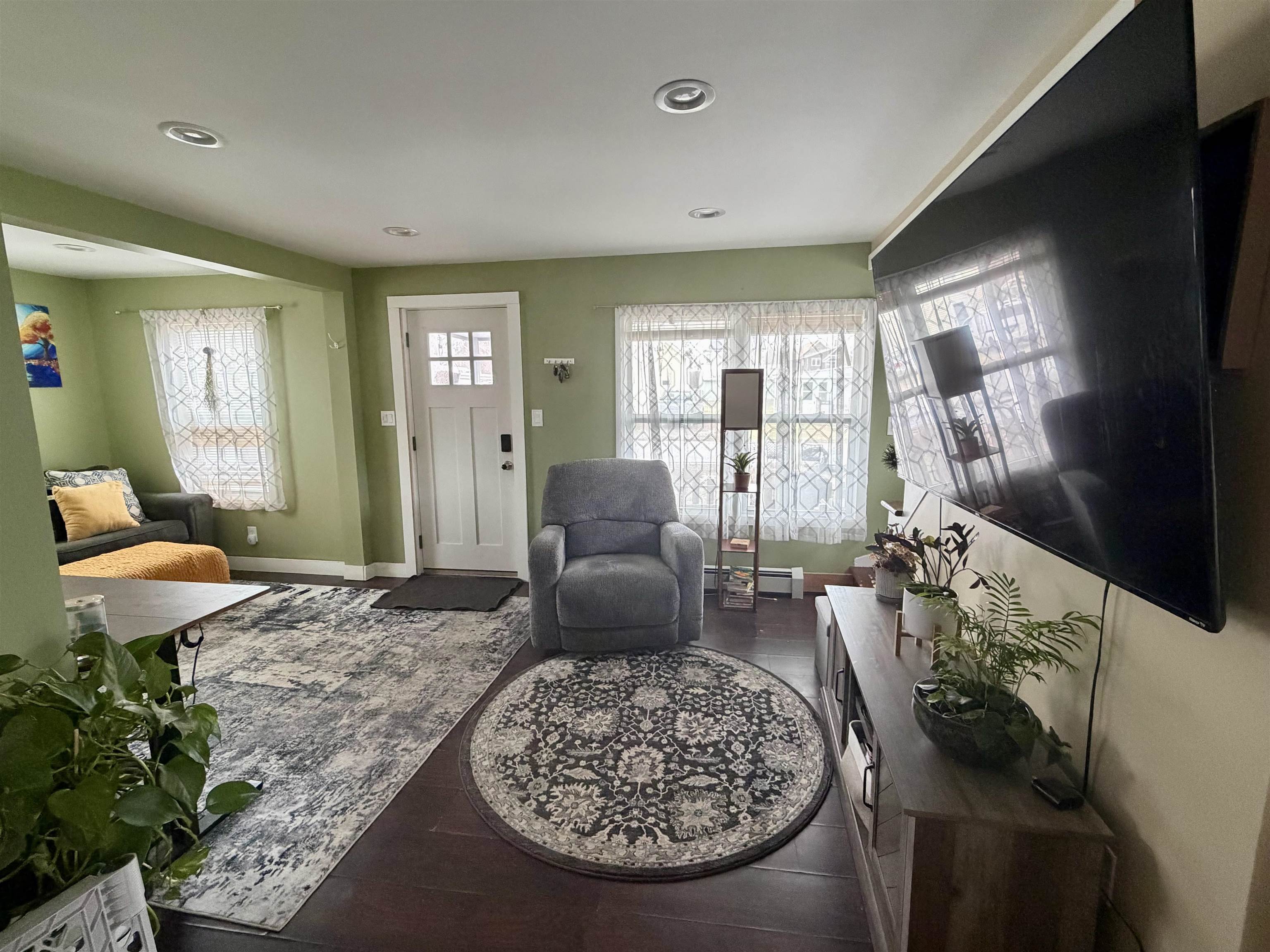 113 Plain Street Property Photo 4