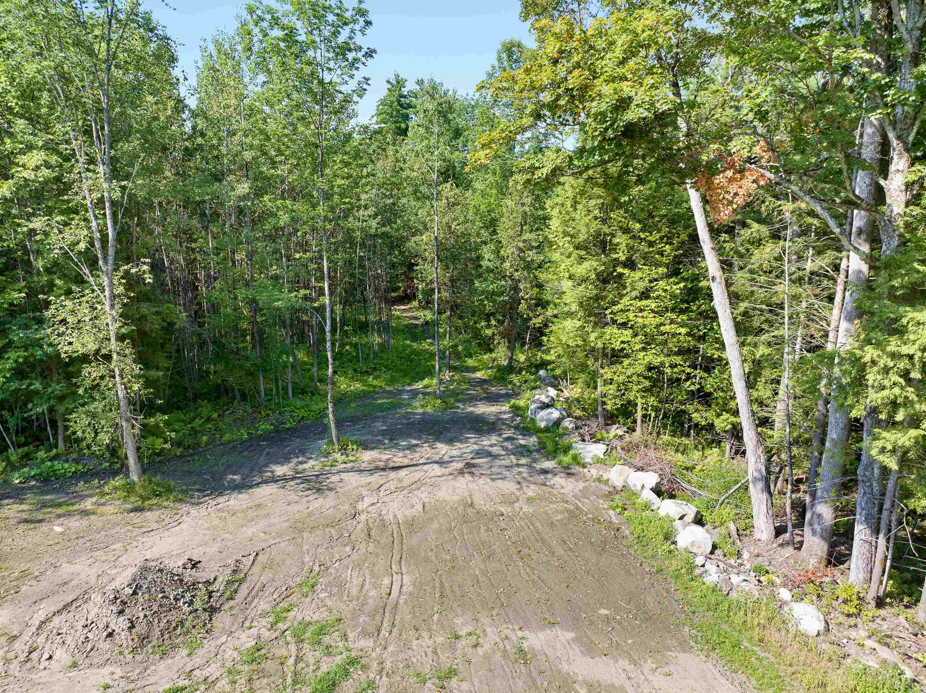 00 Middle Road Property Photo 15
