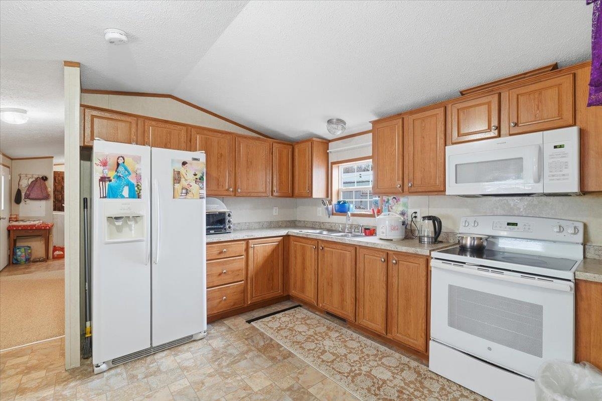18 Avenue A Property Photo 3
