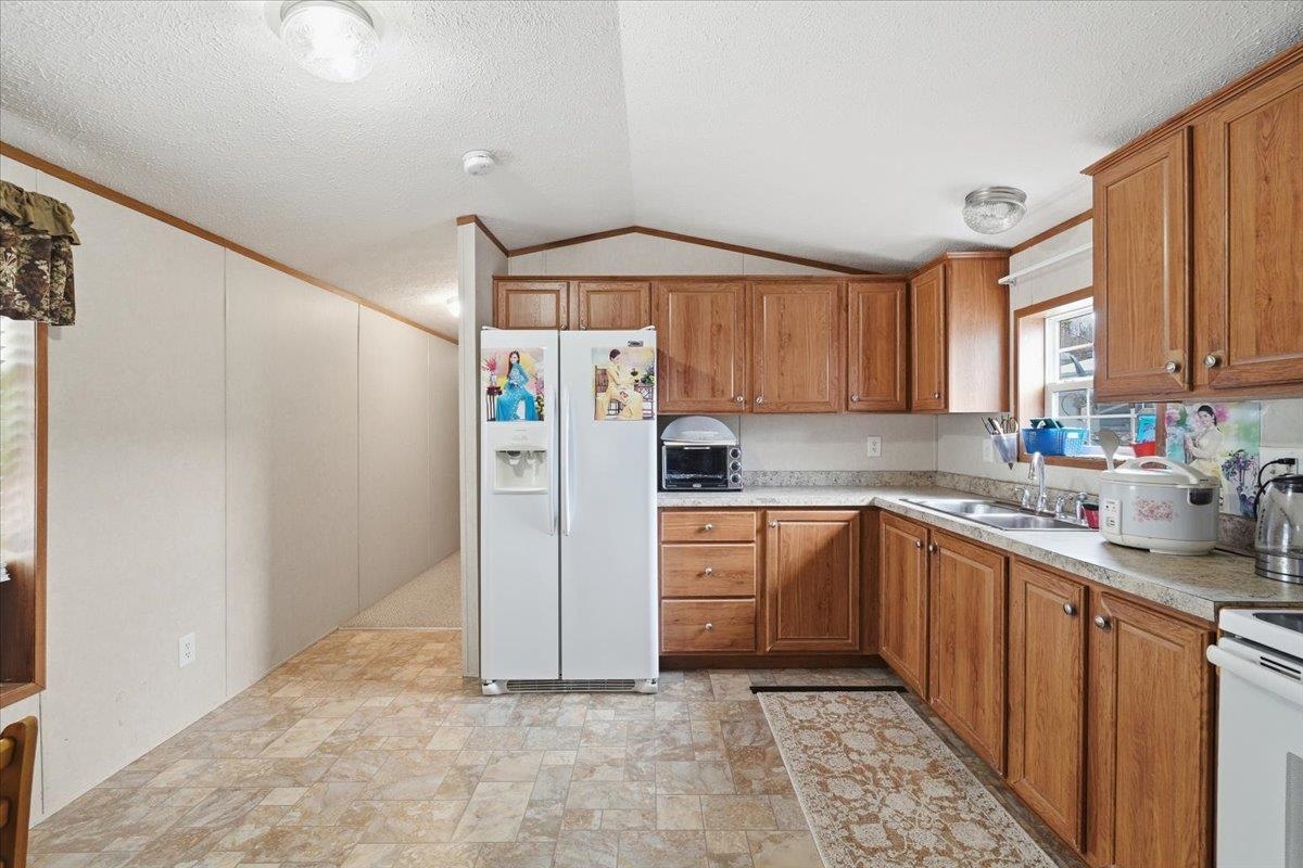 18 Avenue A Property Photo 11