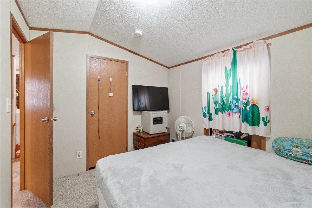 18 Avenue A Property Photo 13