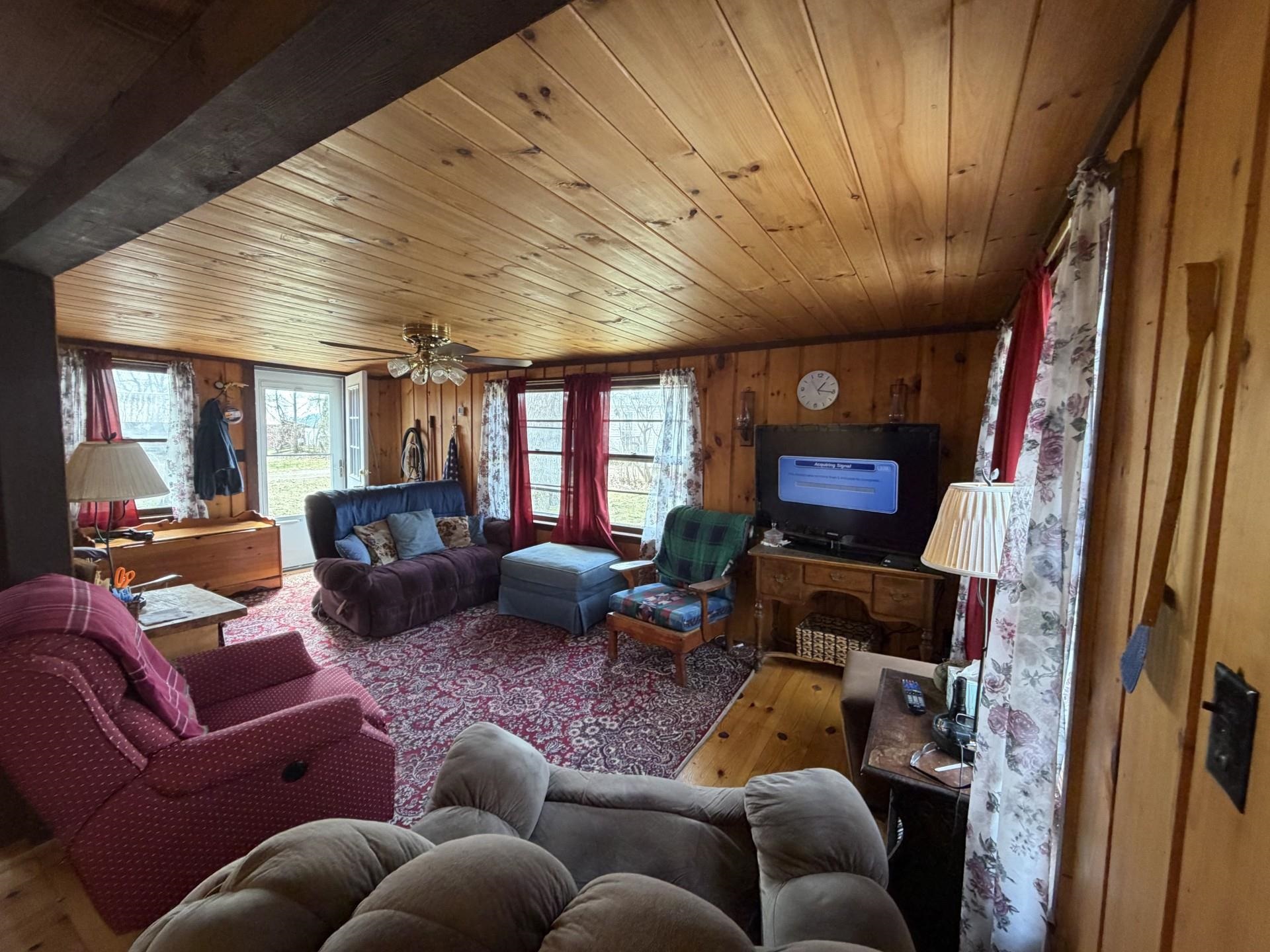 569 Torrey Lane Property Photo 4