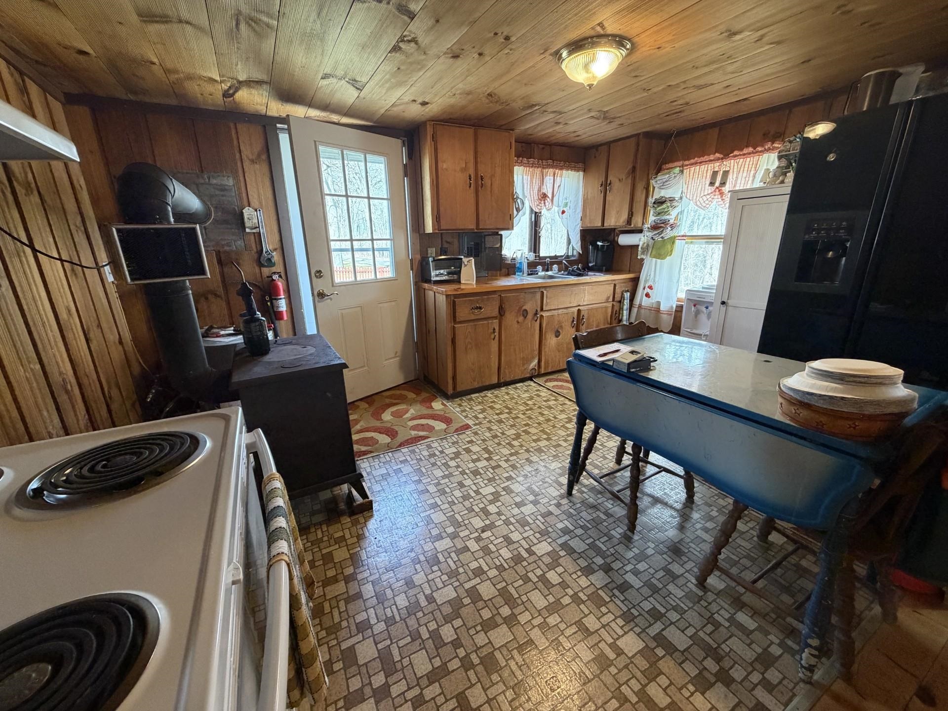 569 Torrey Lane Property Photo 8