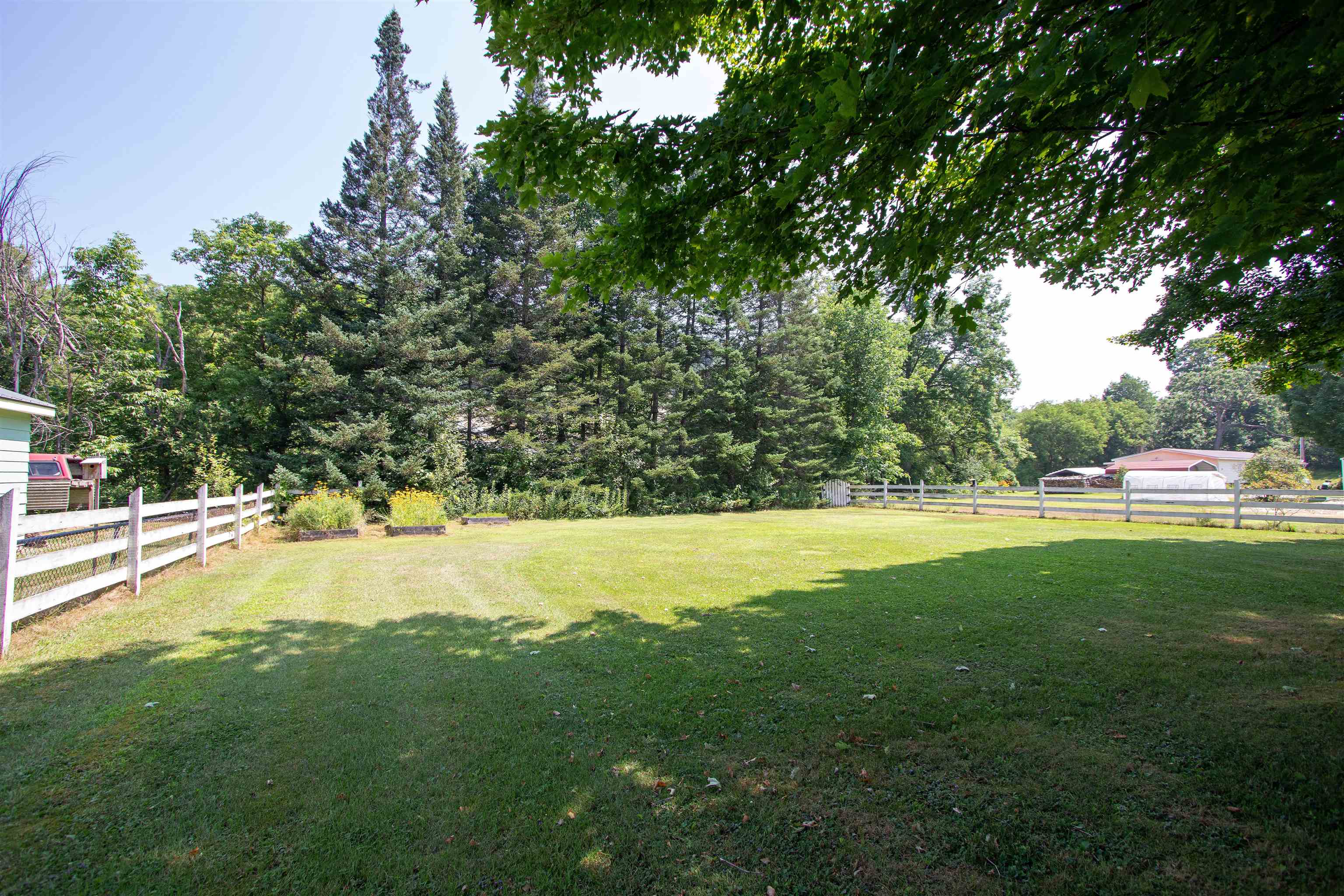 411 Concord Avenue Property Photo 43