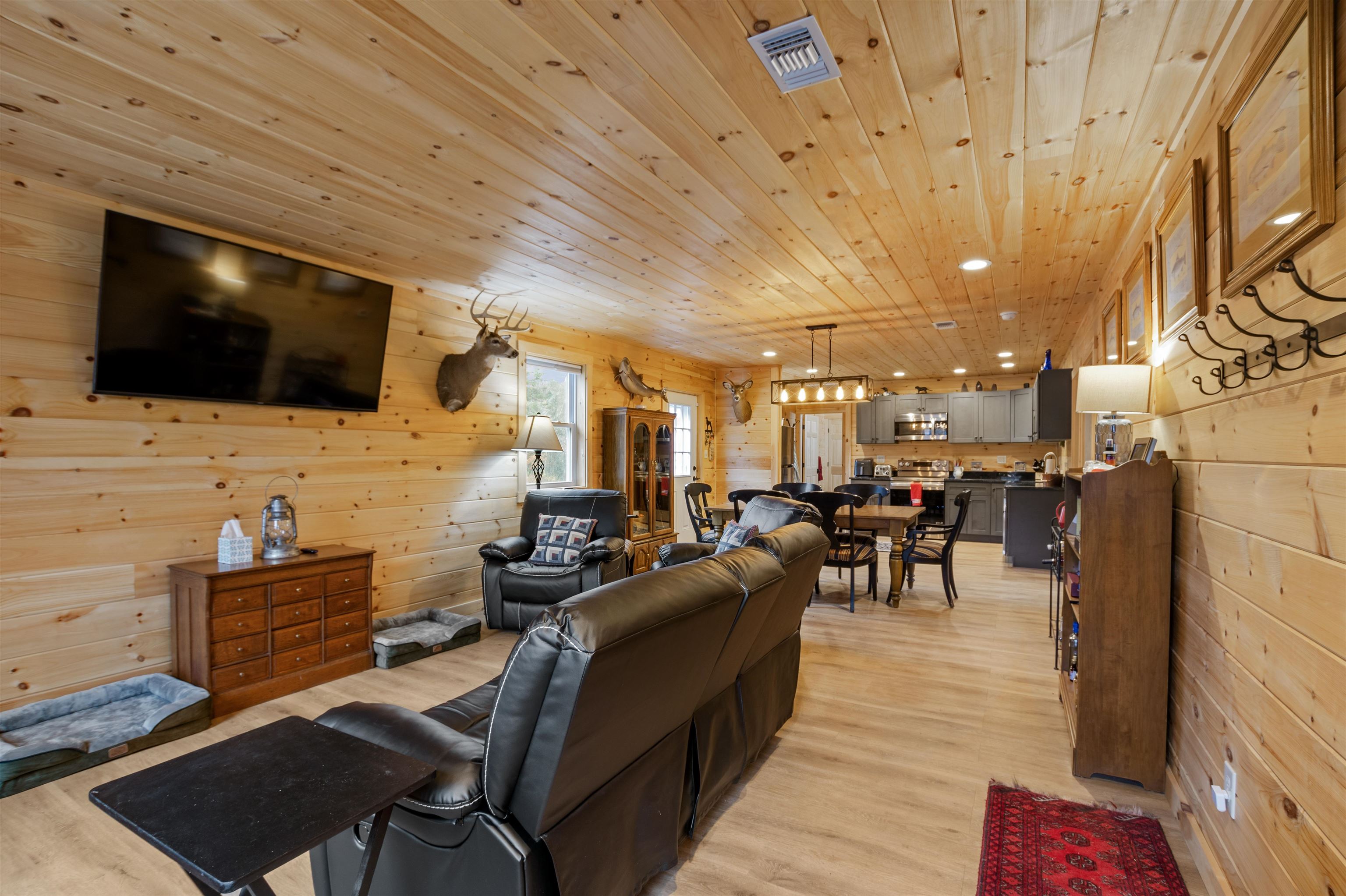130 Poisson Drive Property Photo 8