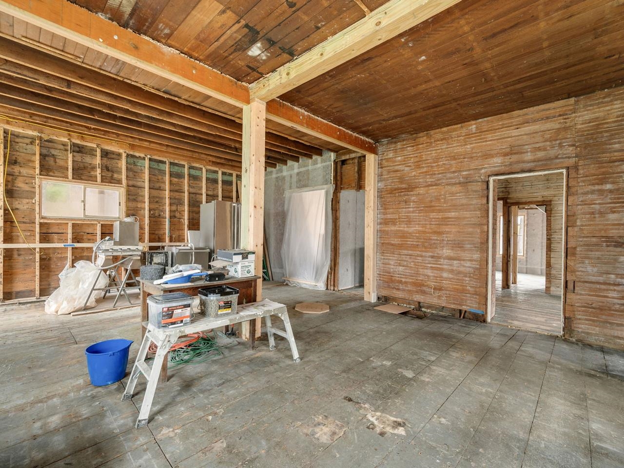 81 East River Road Property Photo 10