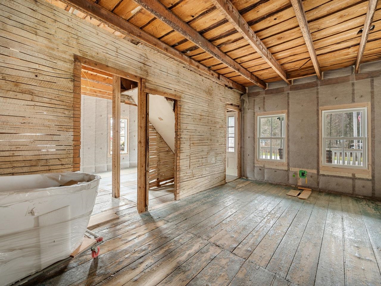 81 East River Road Property Photo 18