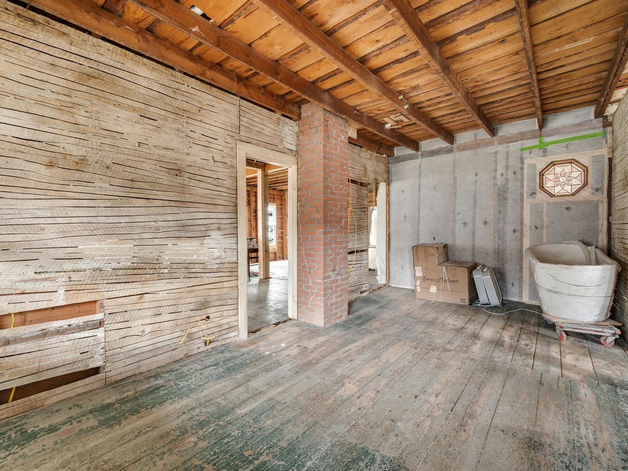 81 East River Road Property Photo 19