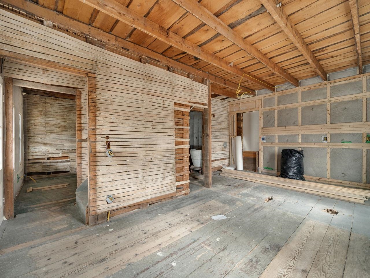 81 East River Road Property Photo 22